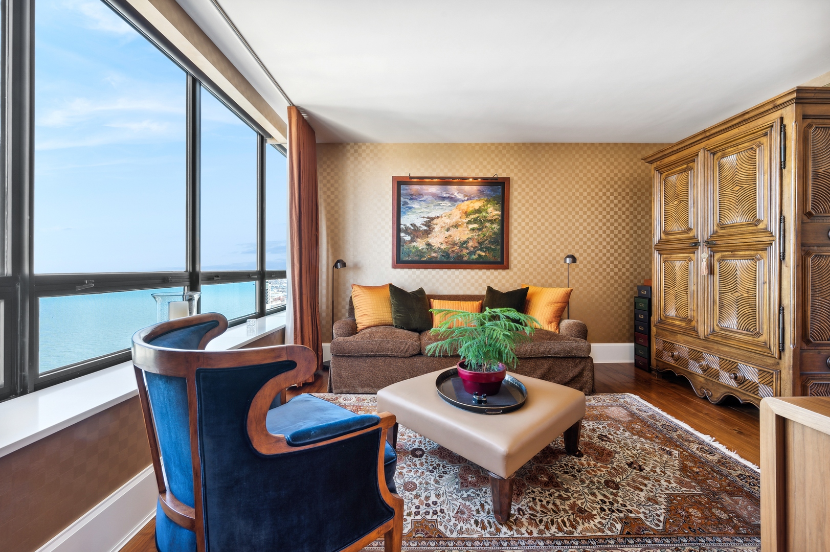 180 E PEARSON Street Unit: 5902