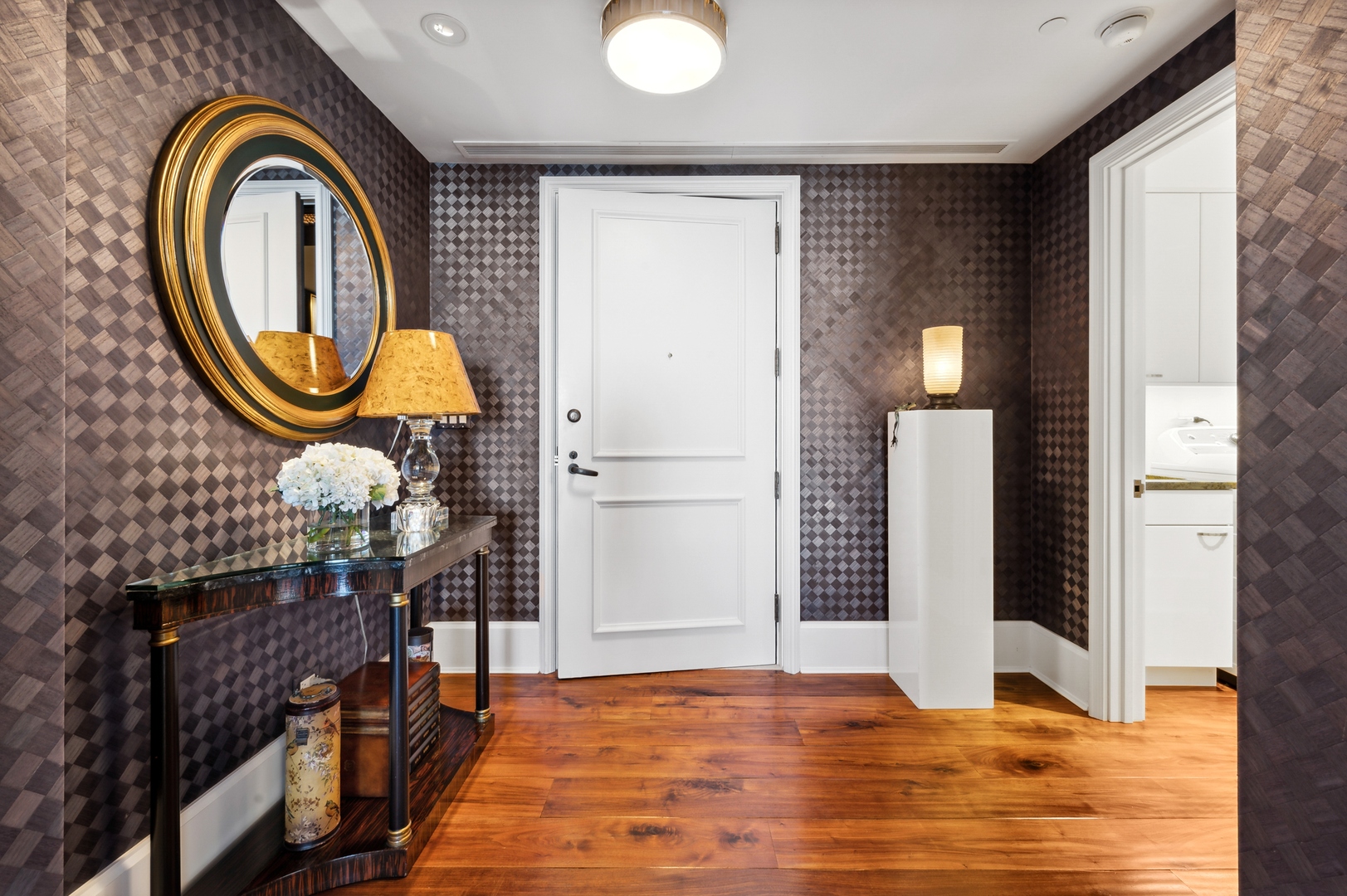 180 E PEARSON Street Unit: 5902