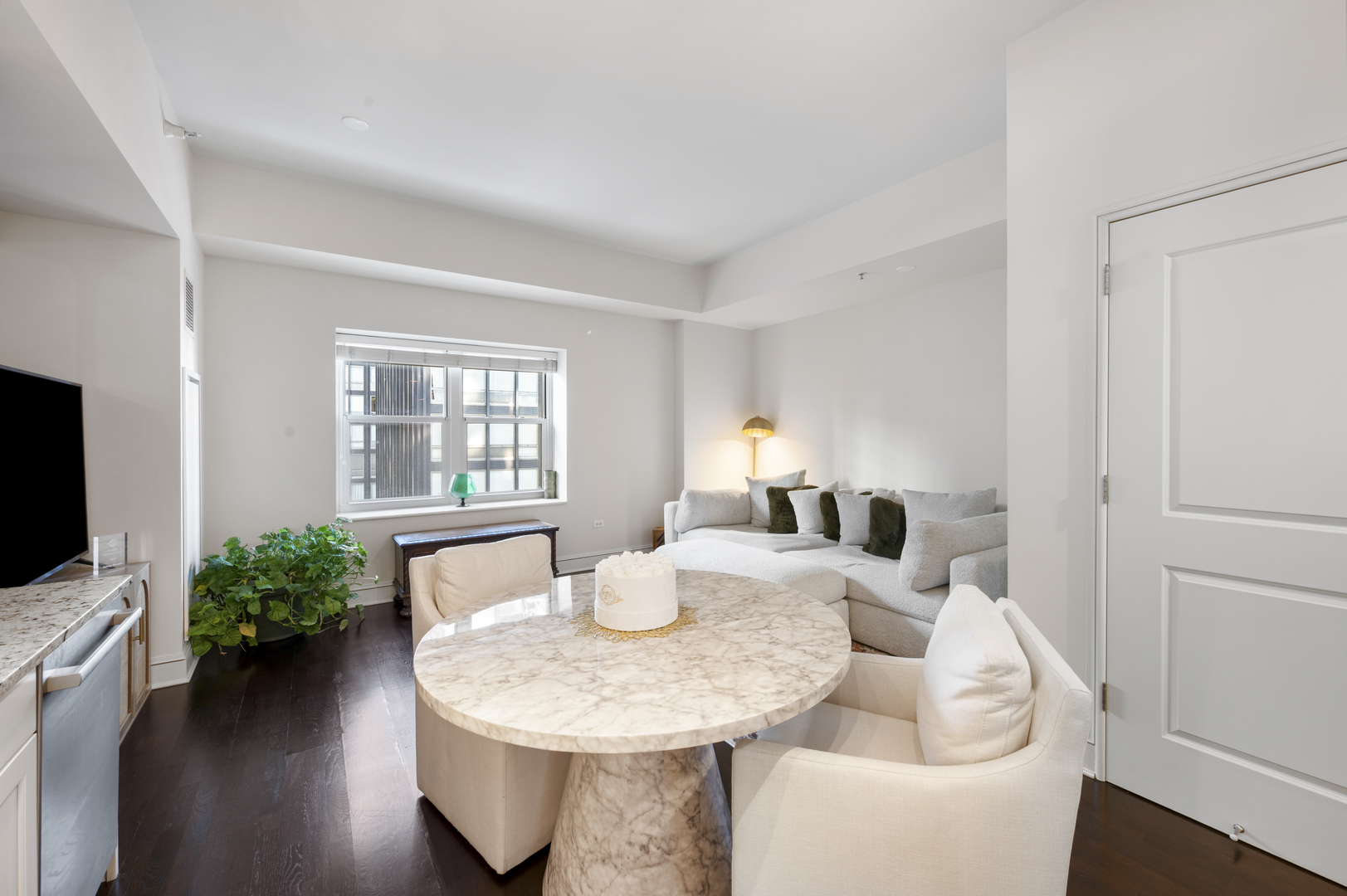 850 N Lake Shore Drive Unit: 612