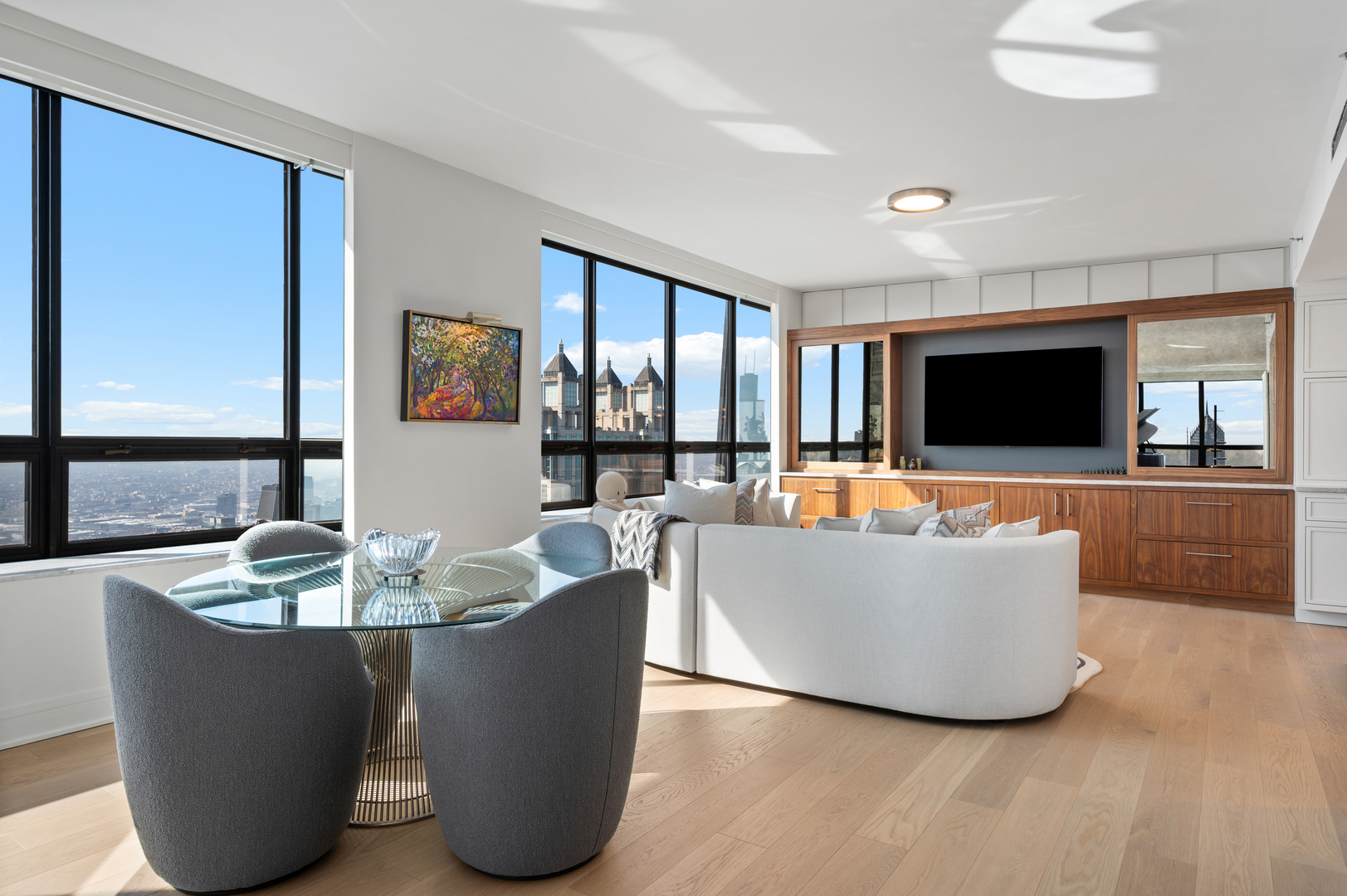 180 E PEARSON Street Unit: 6907