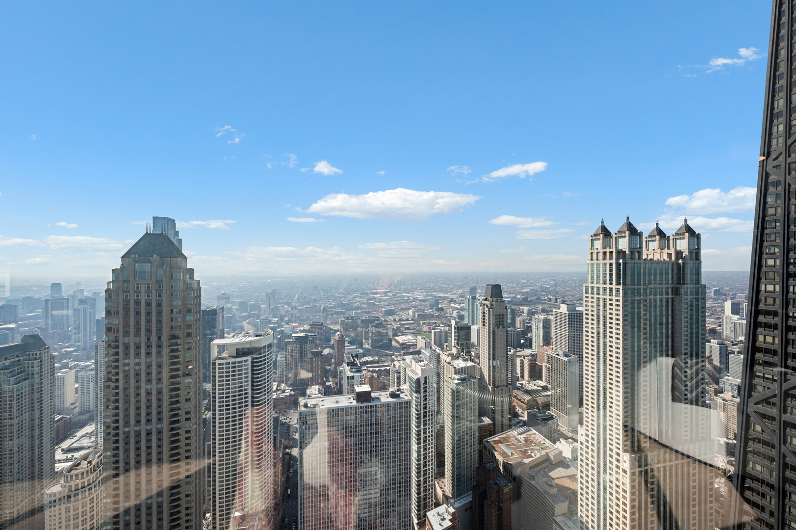 180 E PEARSON Street Unit: 6907