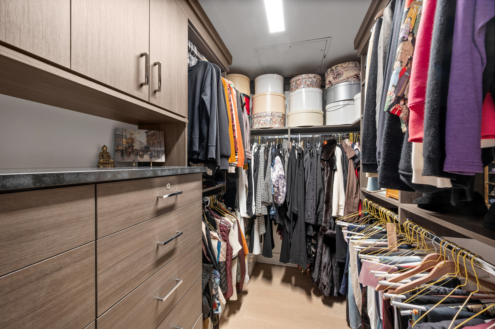 180 E PEARSON Street Unit: 6907