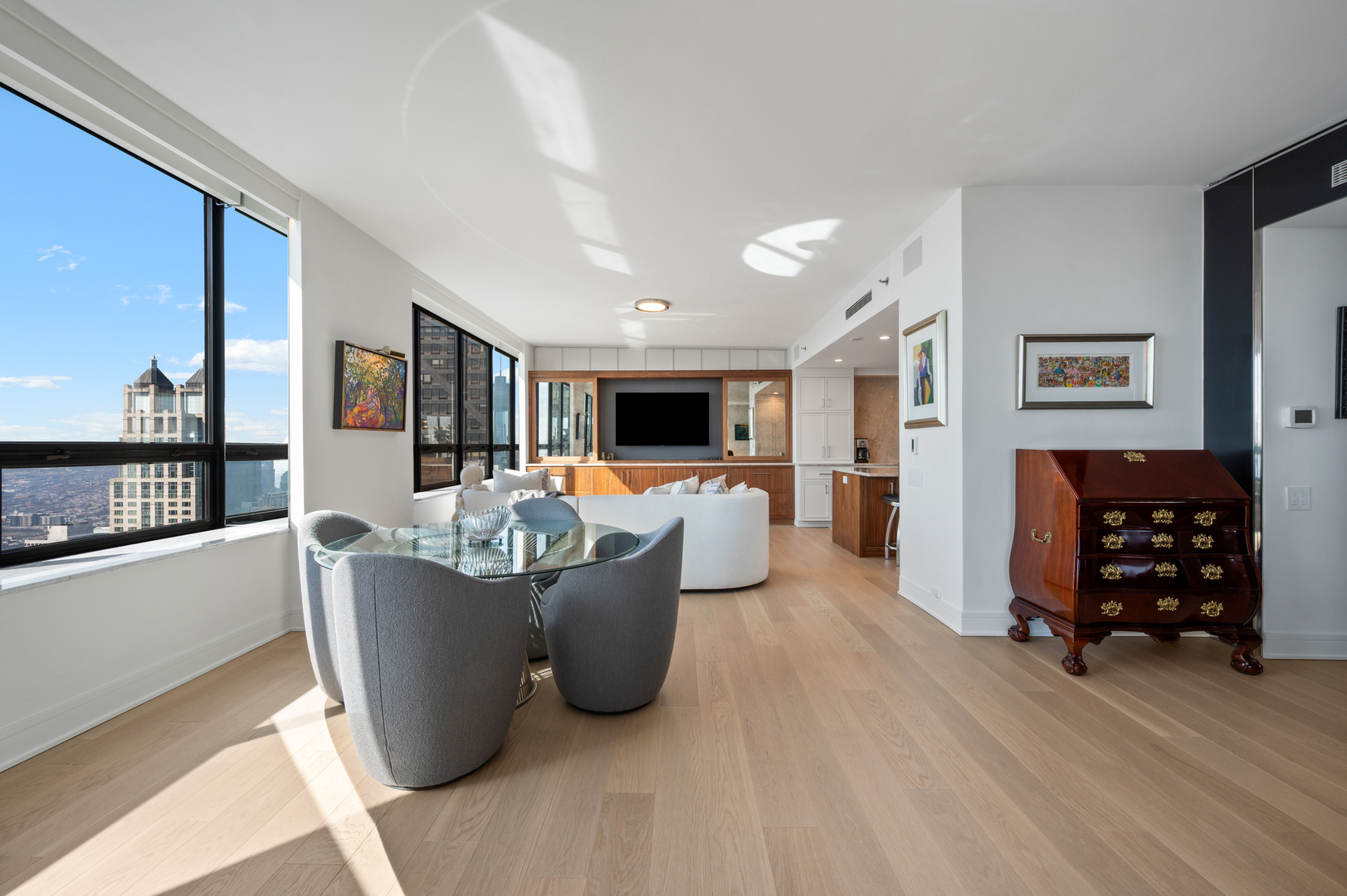 180 E PEARSON Street Unit: 6907