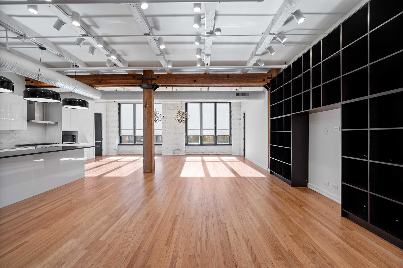 900 W JACKSON Boulevard Unit: 3W