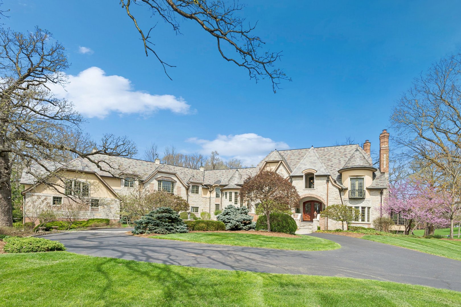 18 Hidden Brook Drive