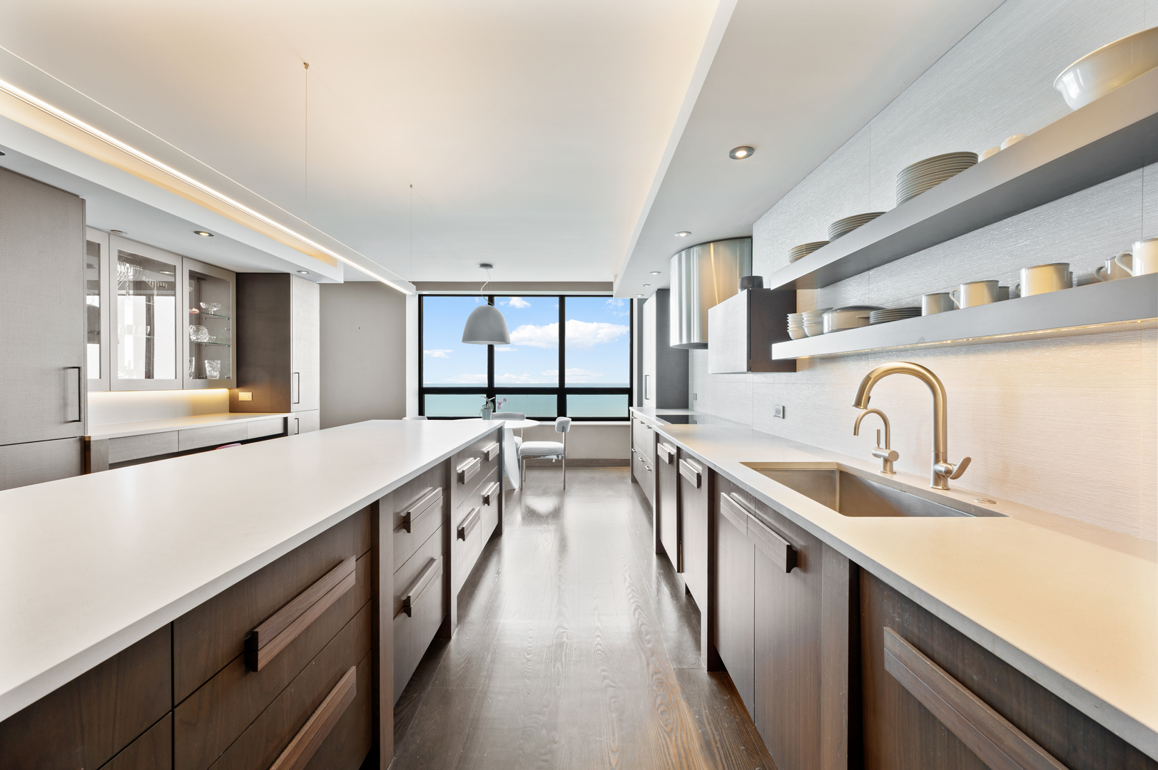 180 E PEARSON Street Unit: 6003