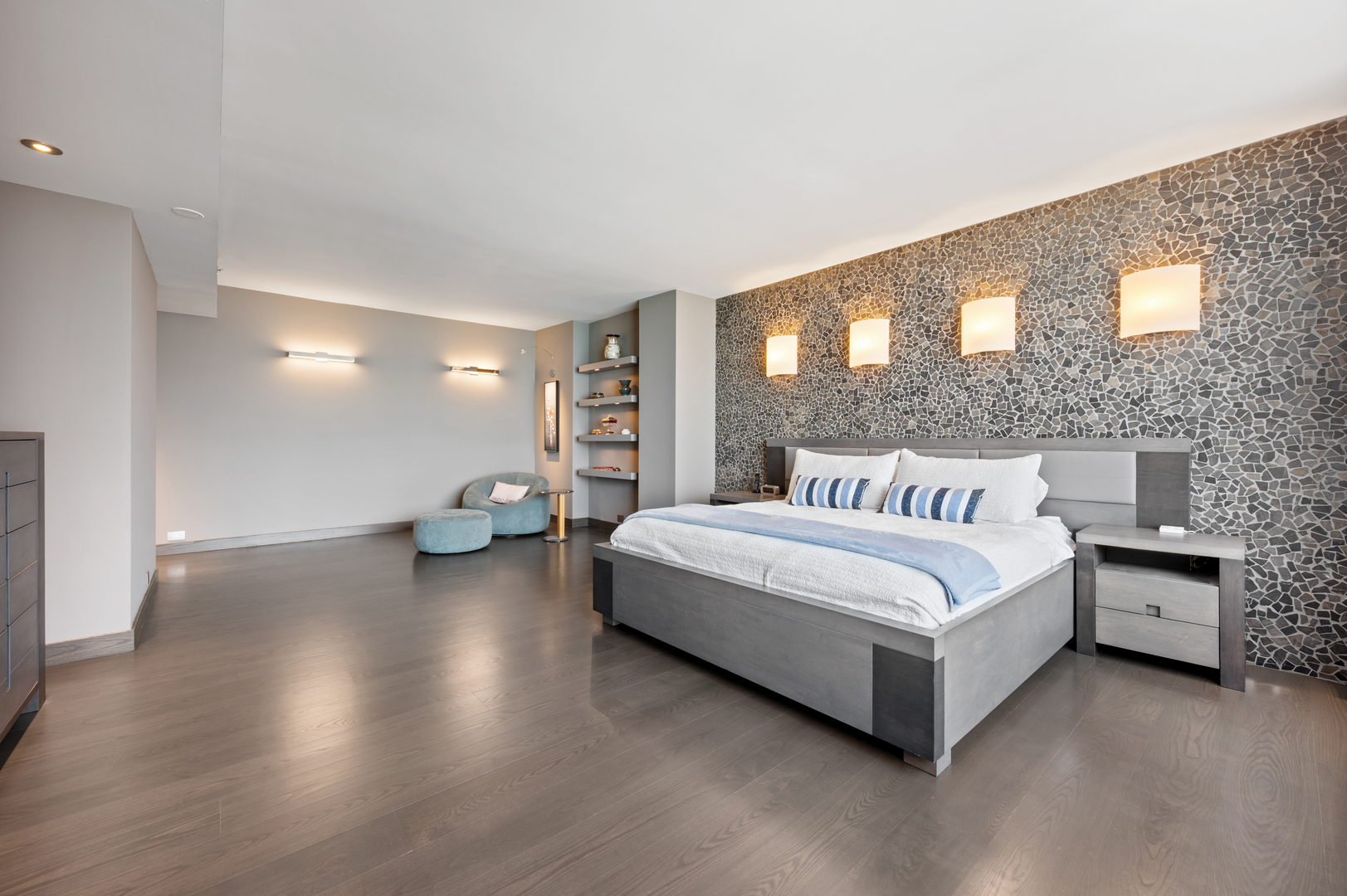 180 E PEARSON Street Unit: 6003