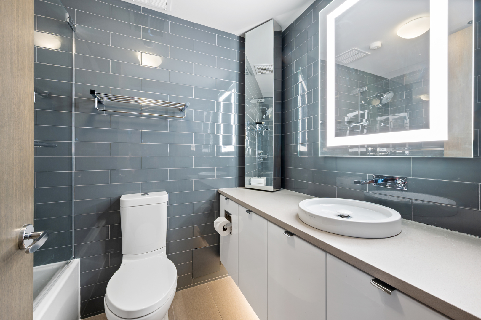180 E PEARSON Street Unit: 6003