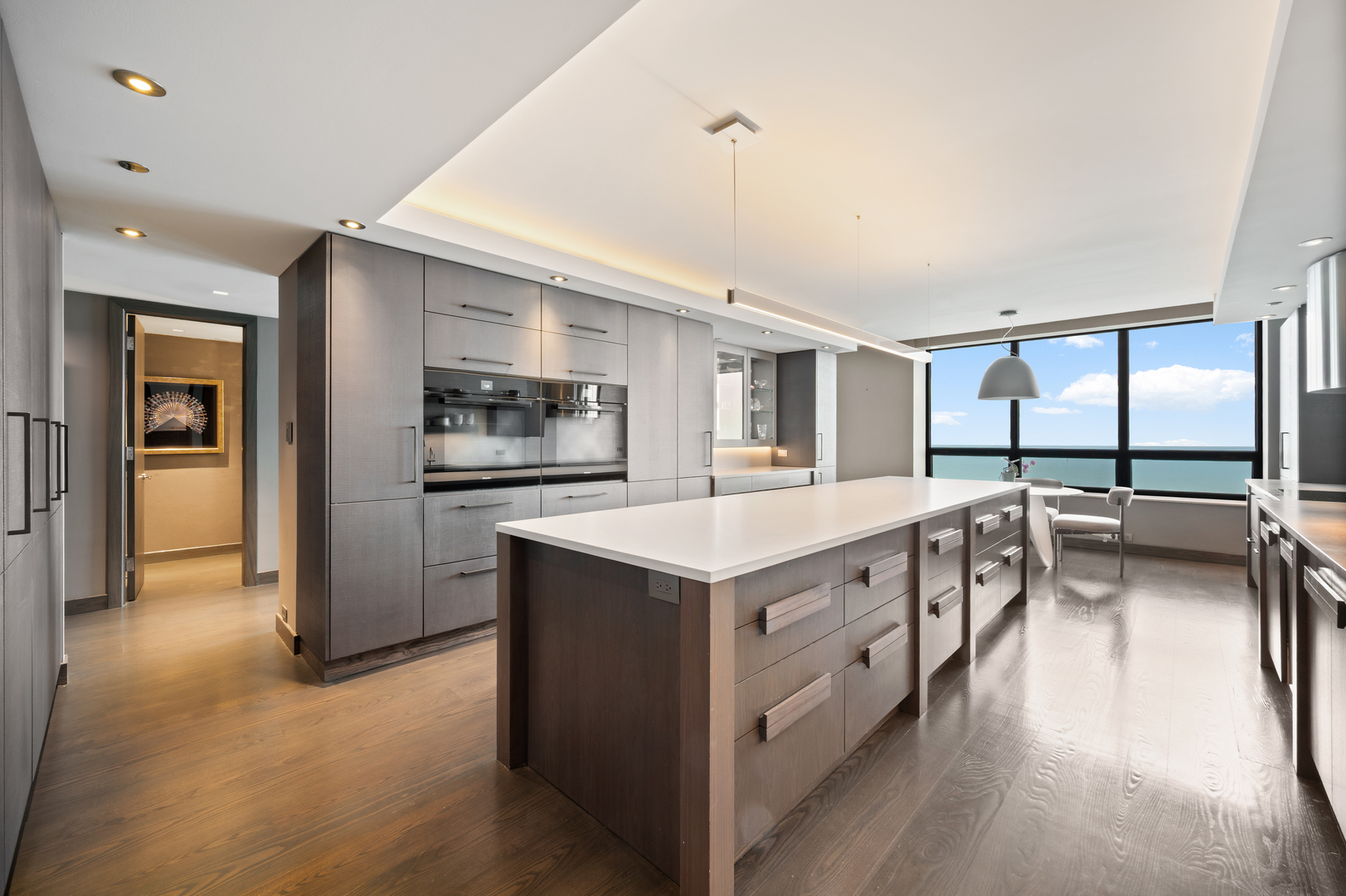 180 E PEARSON Street Unit: 6003