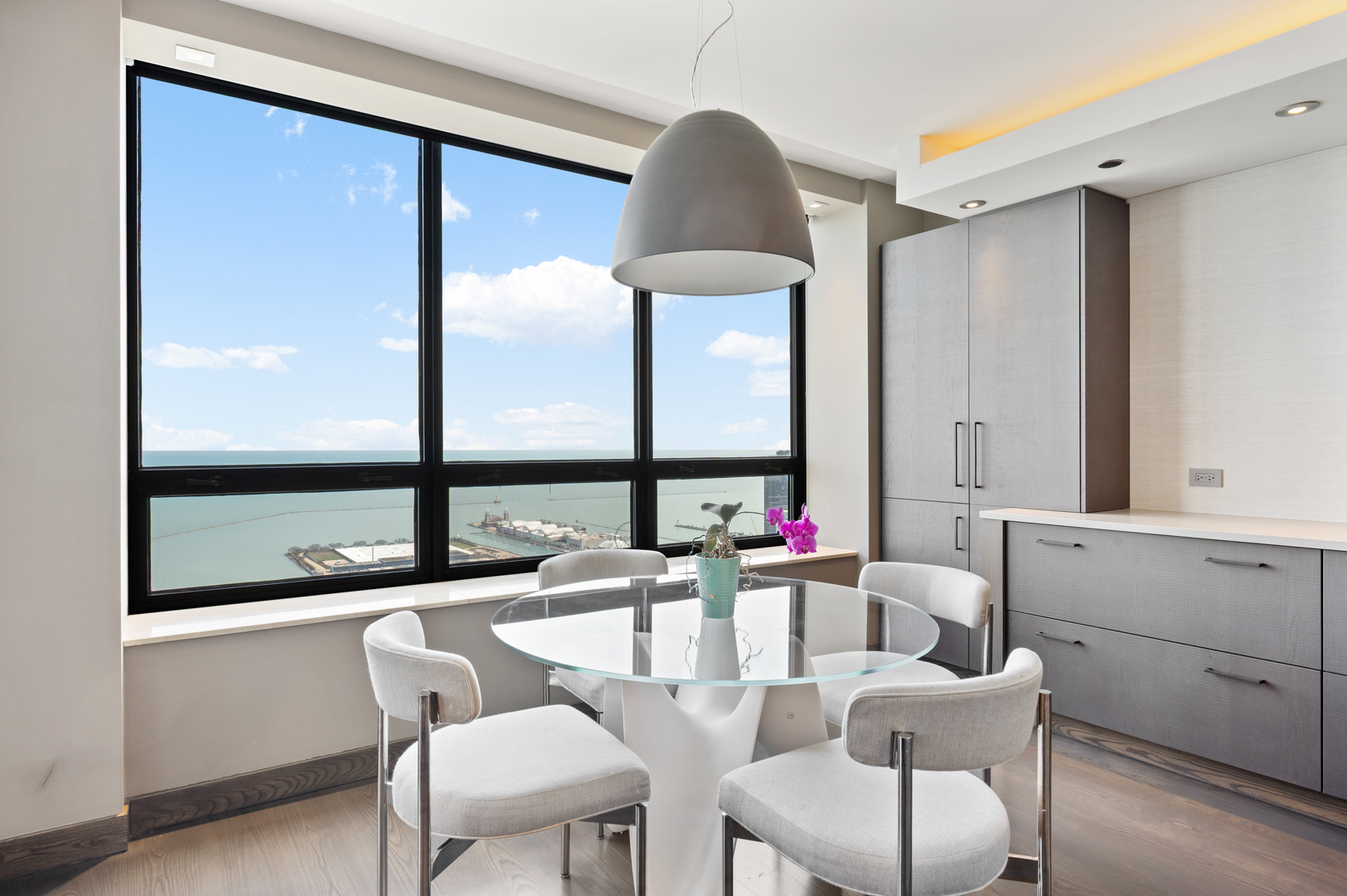 180 E PEARSON Street Unit: 6003