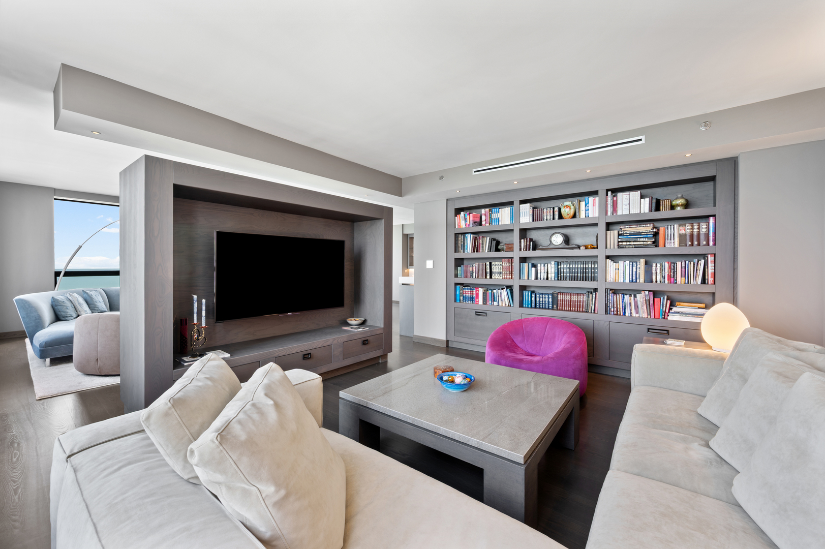 180 E PEARSON Street Unit: 6003