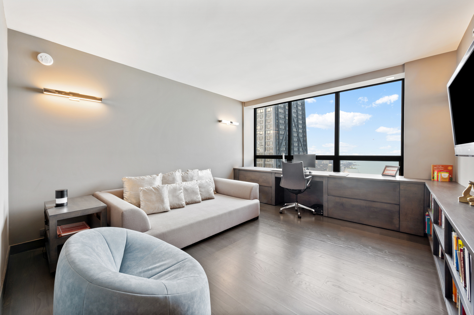 180 E PEARSON Street Unit: 6003