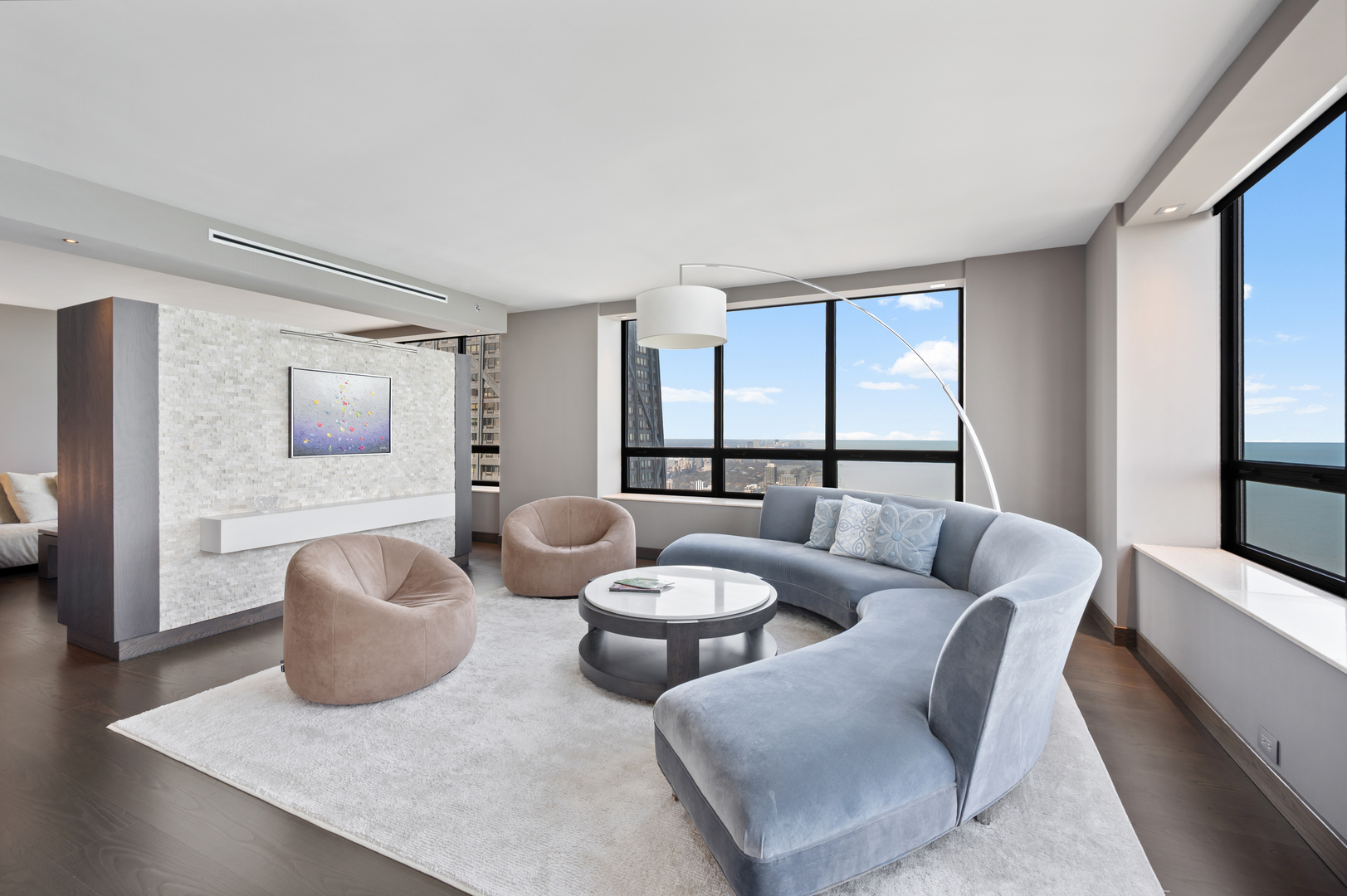 180 E PEARSON Street Unit: 6003