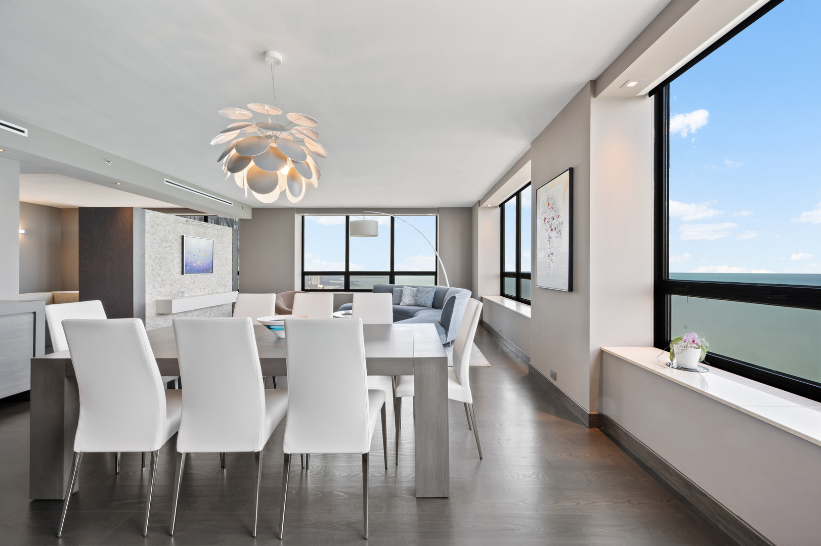 180 E PEARSON Street Unit: 6003