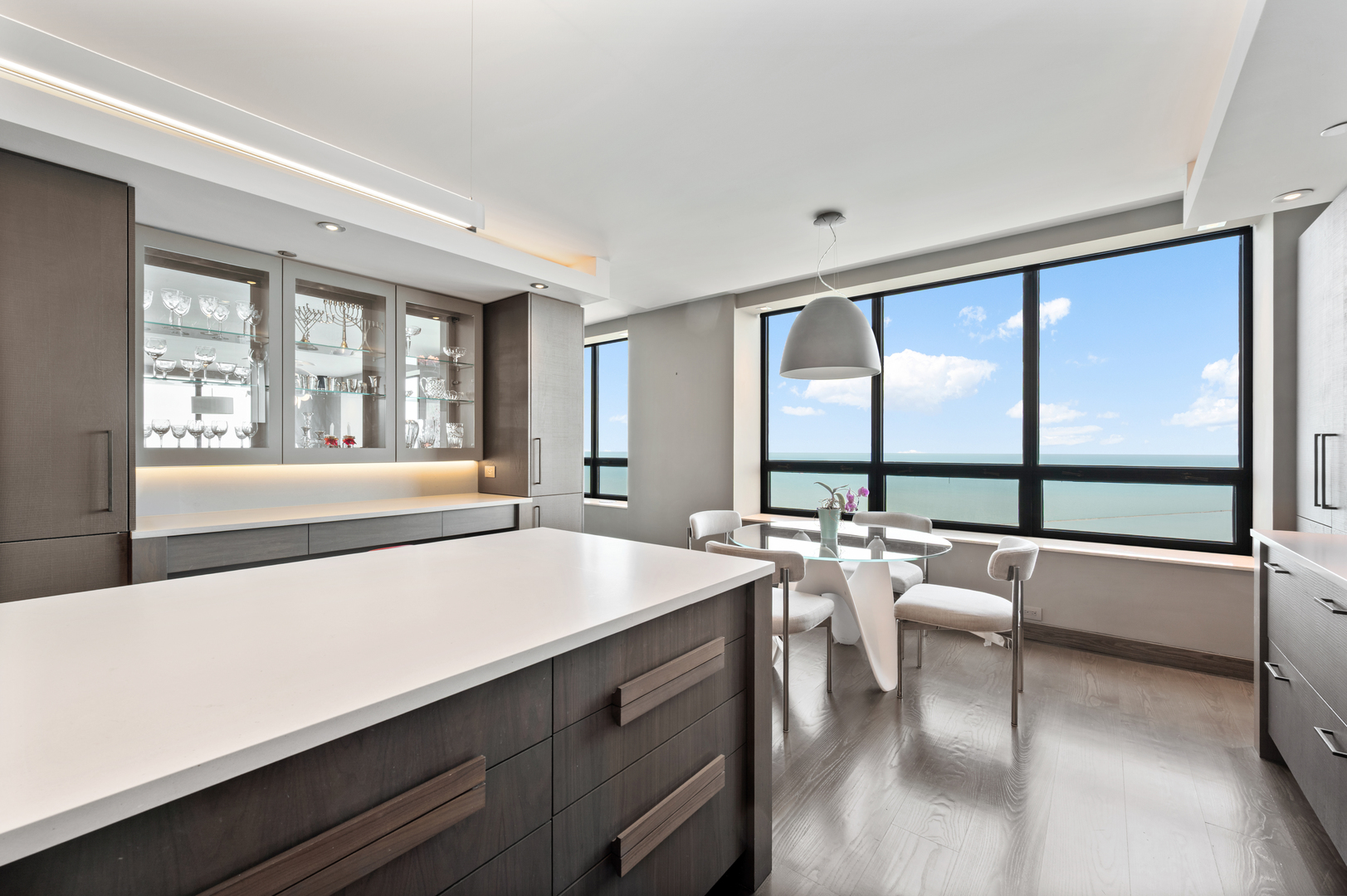 180 E PEARSON Street Unit: 6003