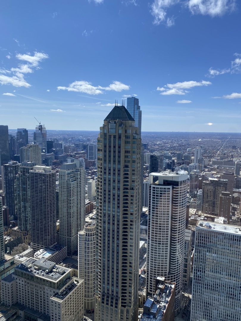 180 E PEARSON Street Unit: 6001