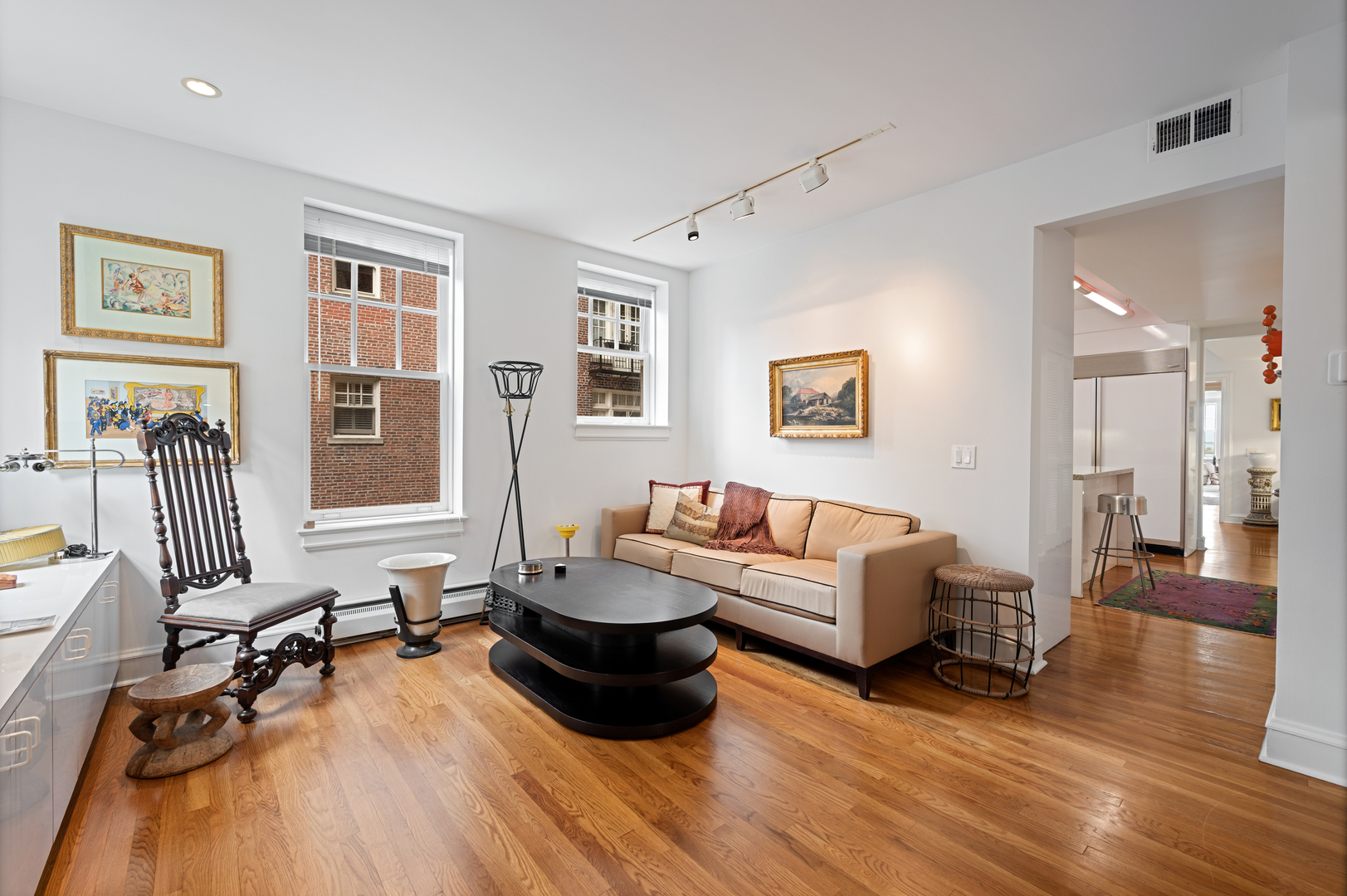 219 E Lake Shore Drive Unit: 6AB