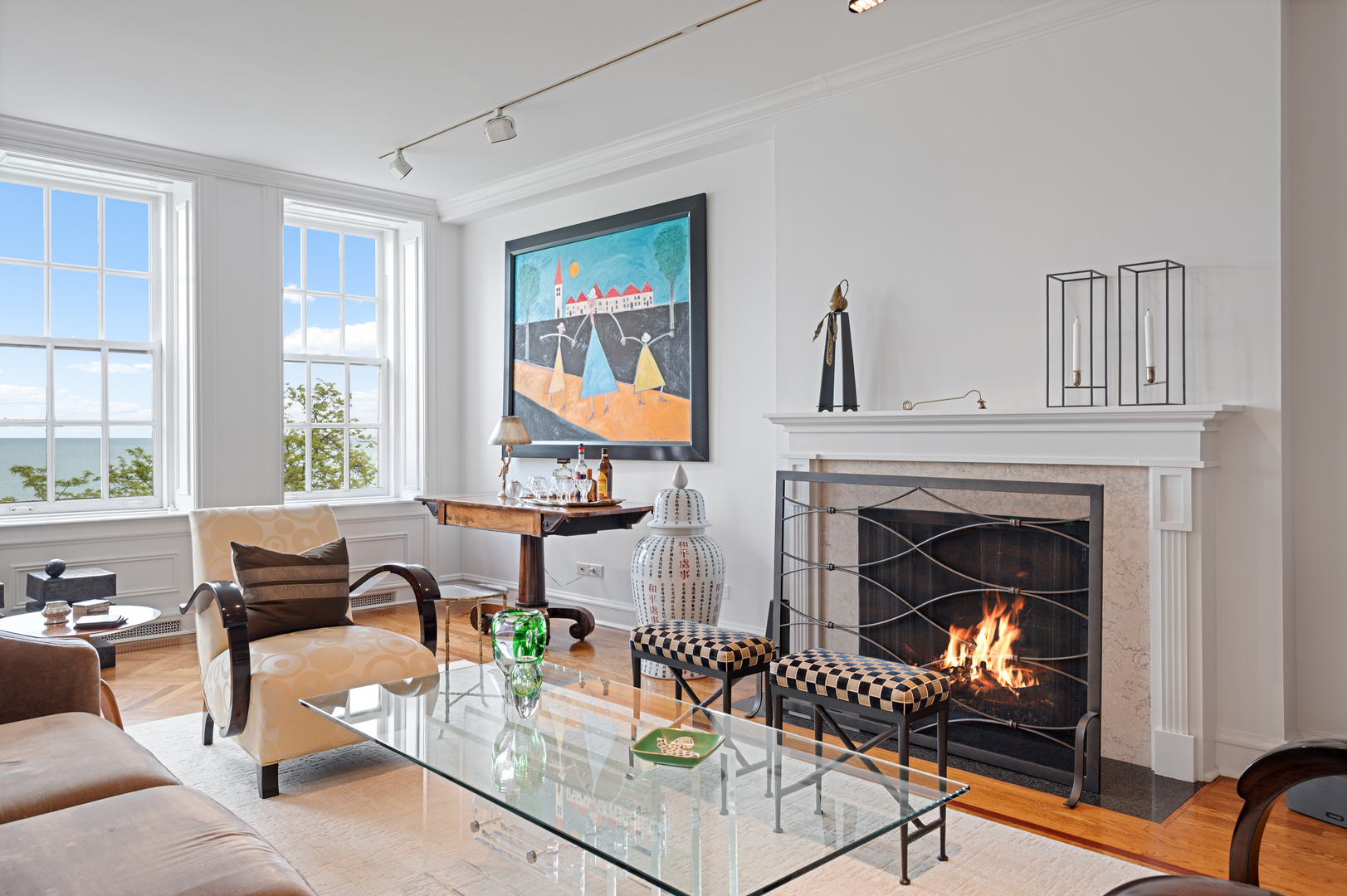 219 E Lake Shore Drive Unit: 6AB