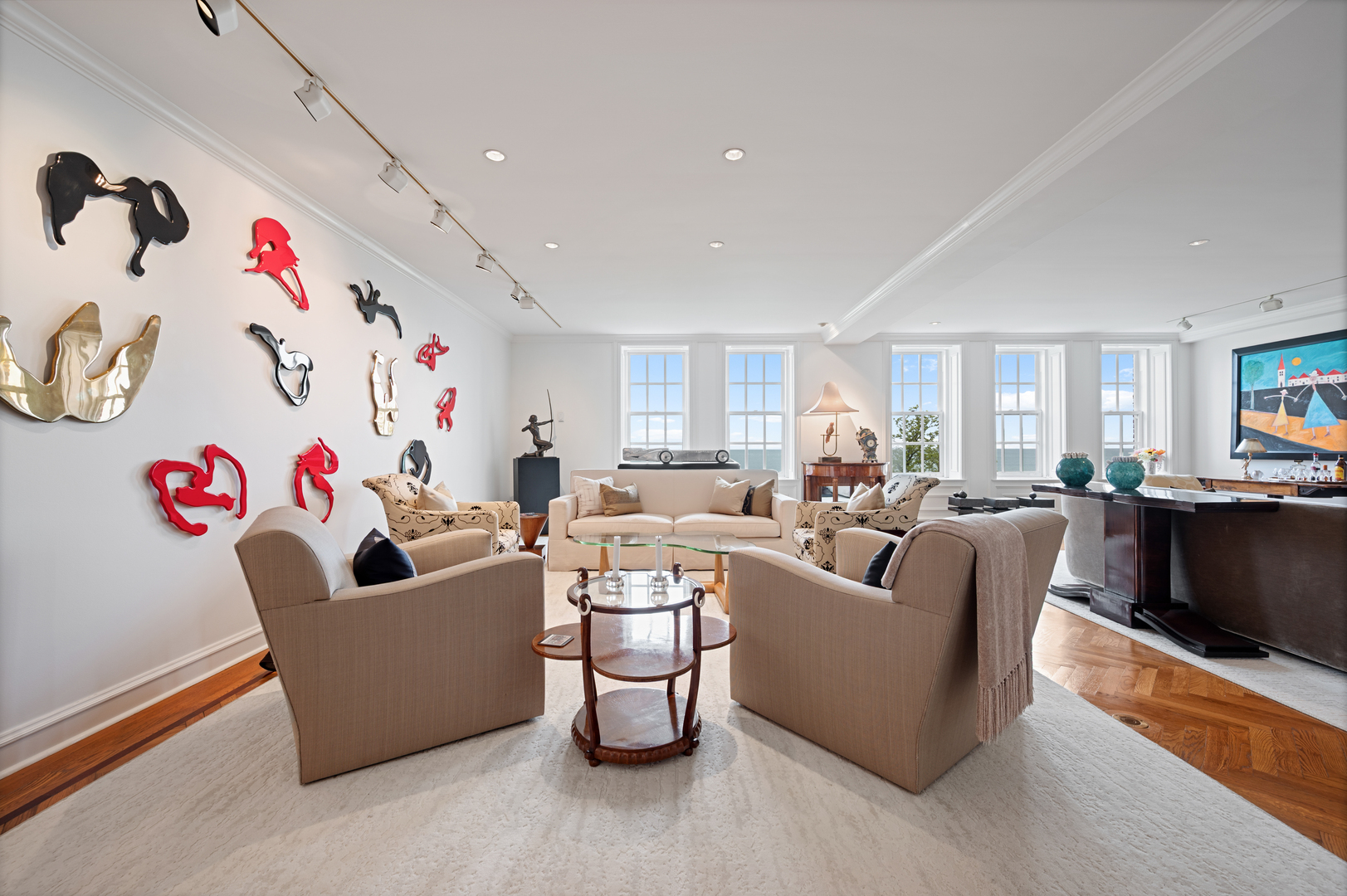 219 E Lake Shore Drive Unit: 6AB