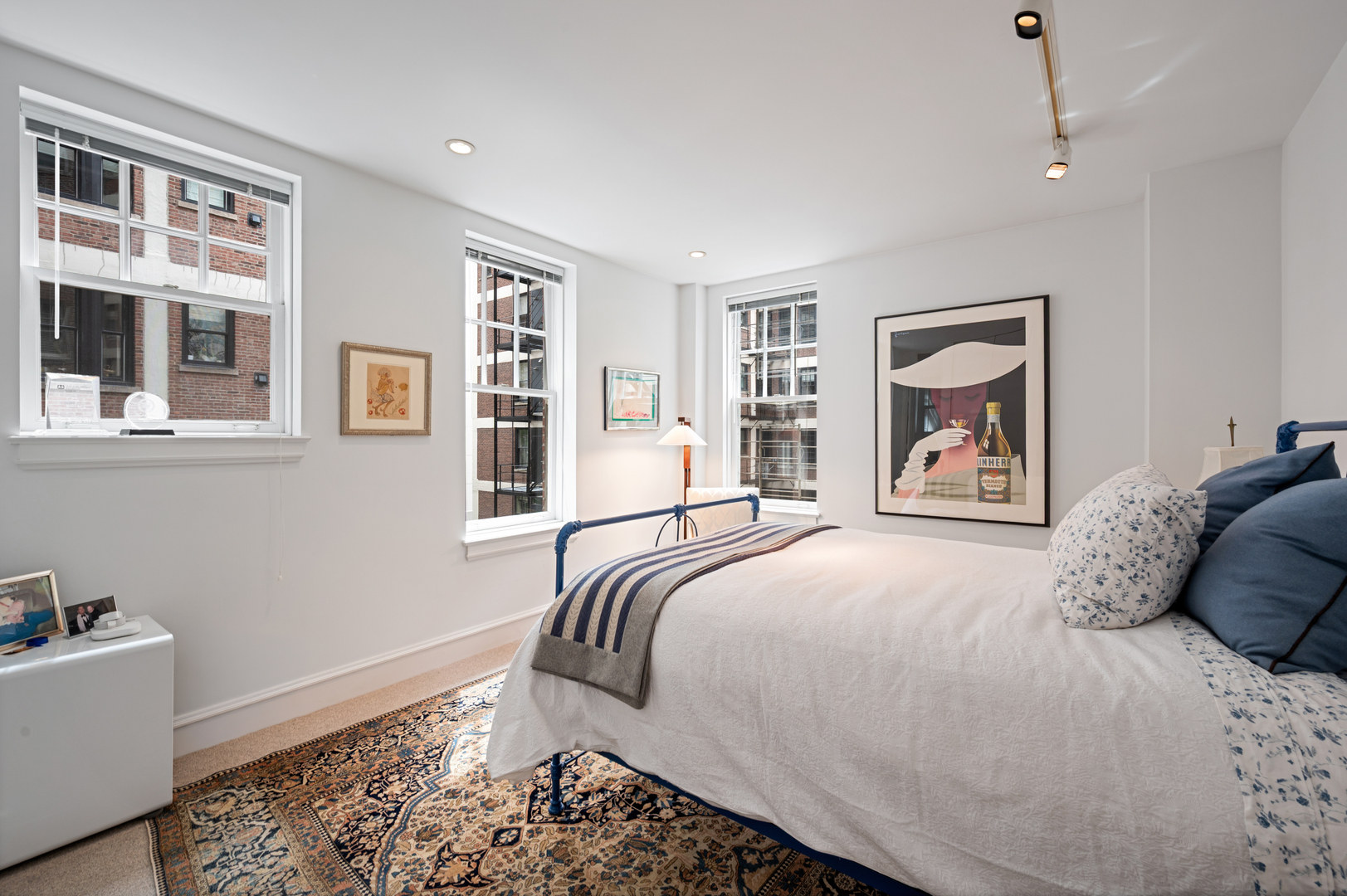 219 E Lake Shore Drive Unit: 6AB