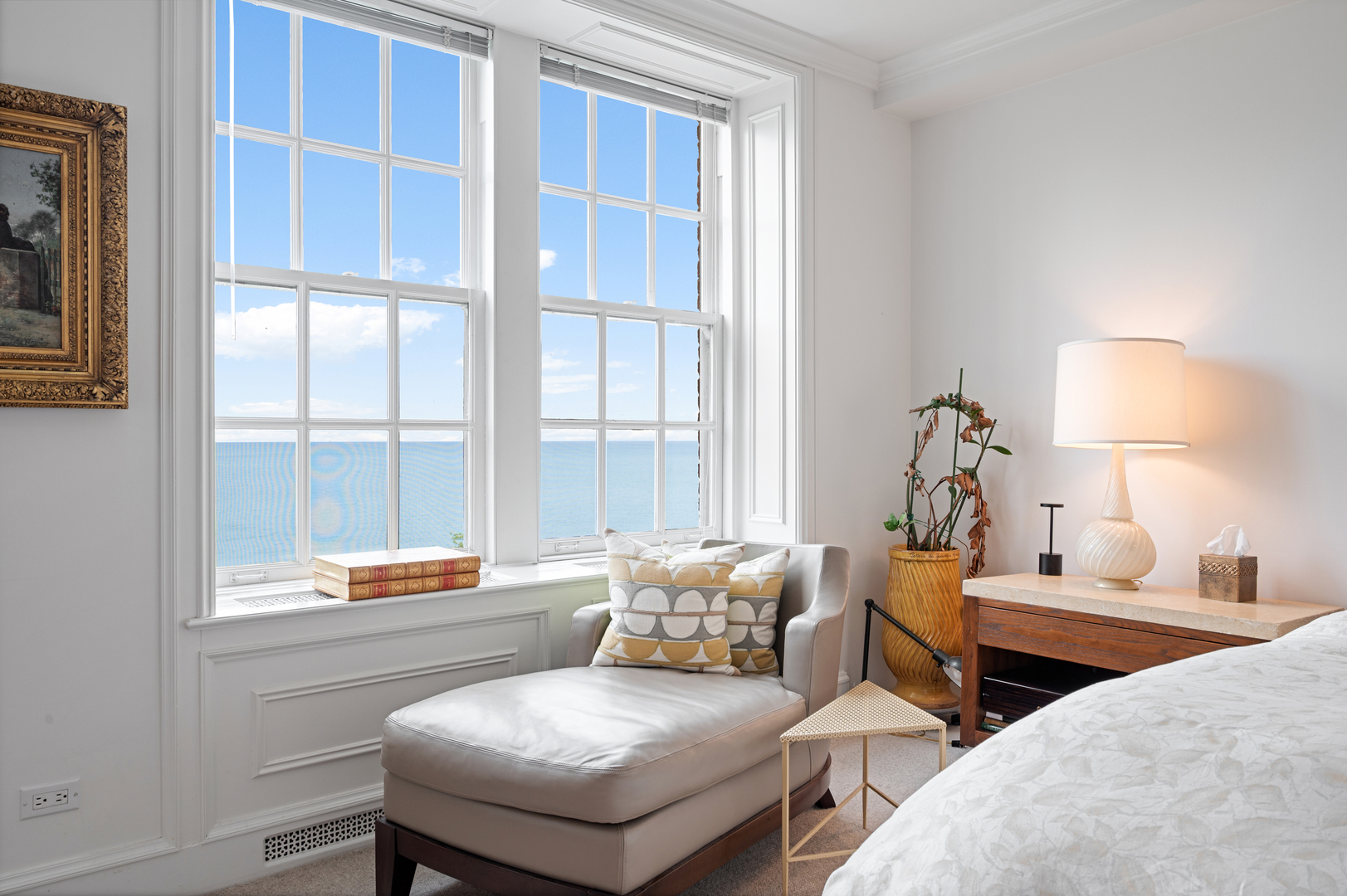 219 E Lake Shore Drive Unit: 6AB