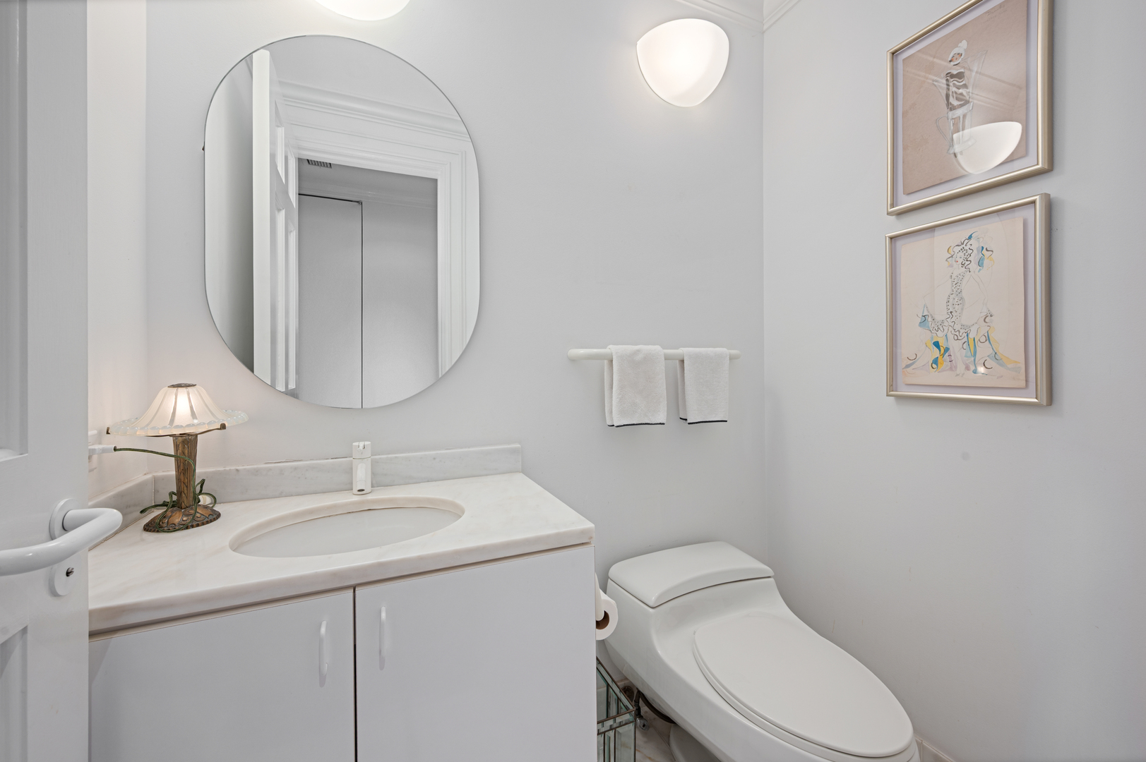 219 E Lake Shore Drive Unit: 6AB