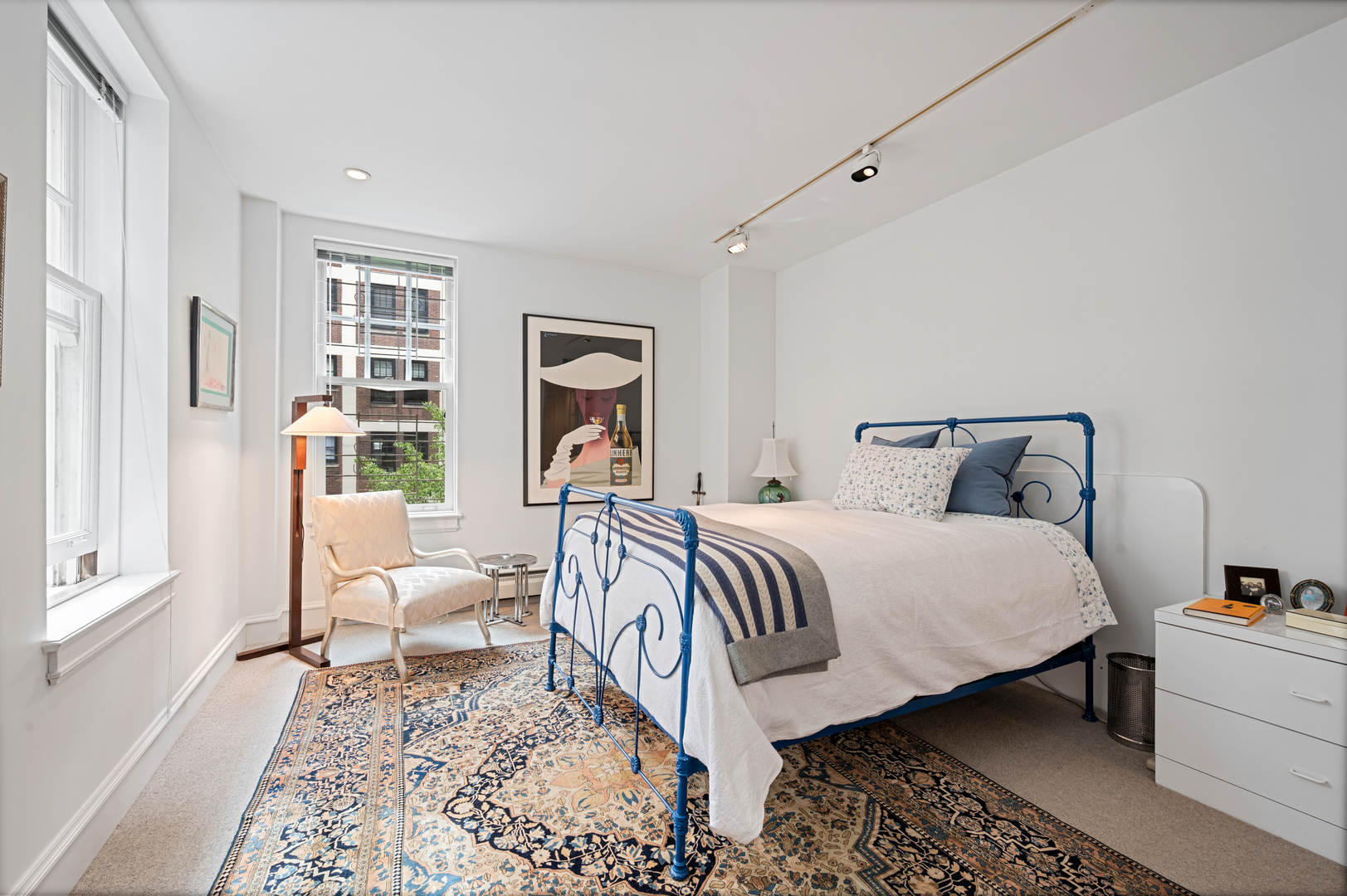 219 E Lake Shore Drive Unit: 6AB