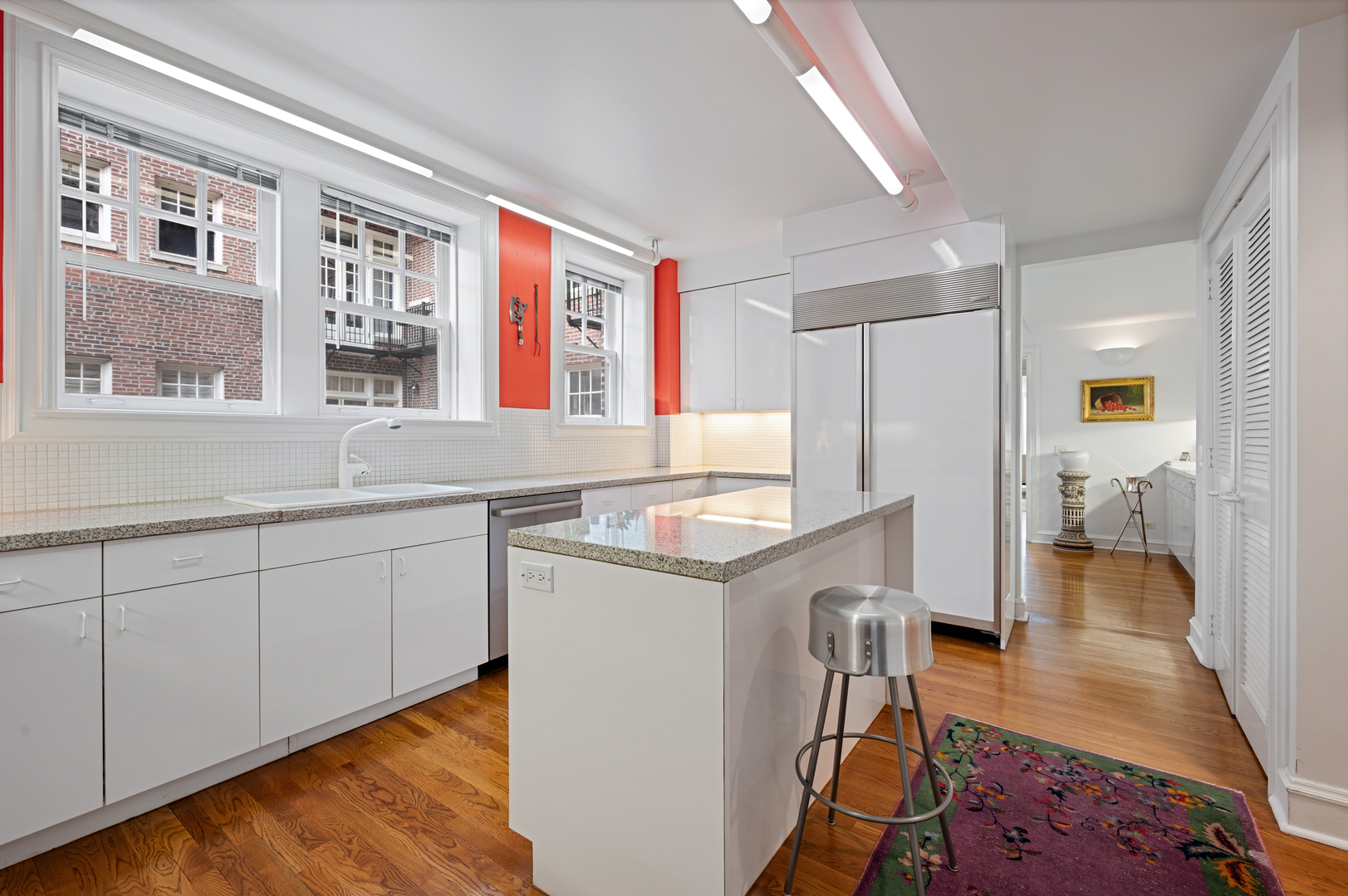 219 E Lake Shore Drive Unit: 6AB