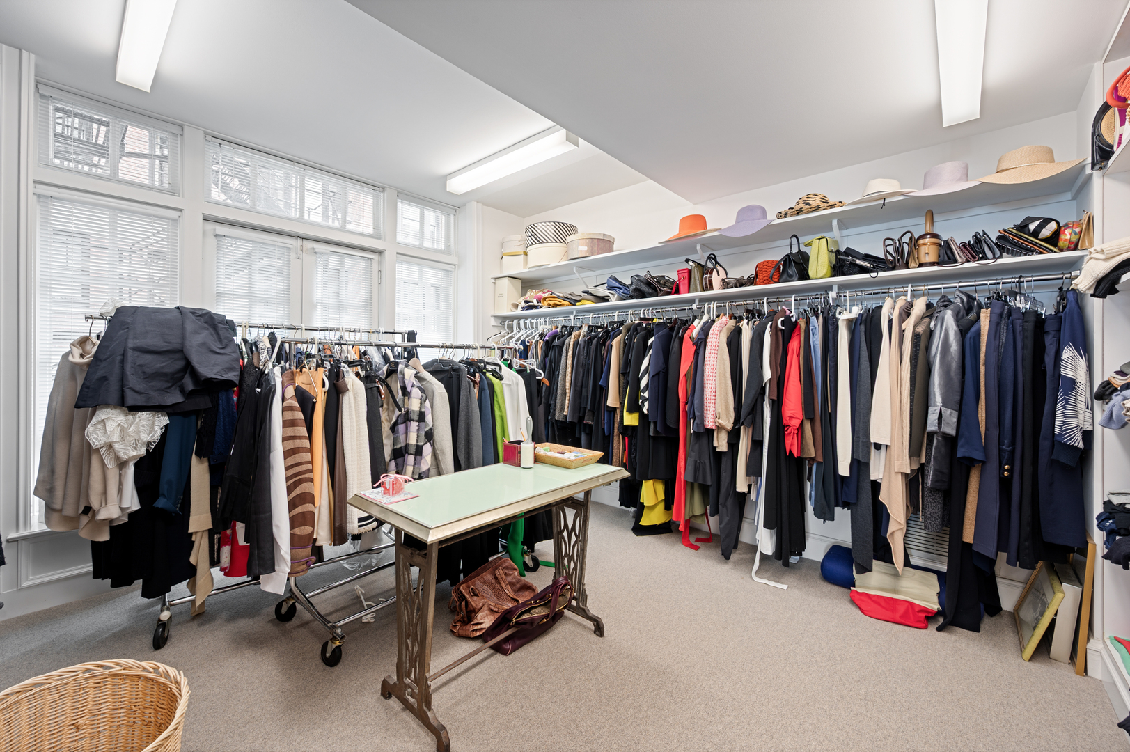 219 E Lake Shore Drive Unit: 6AB