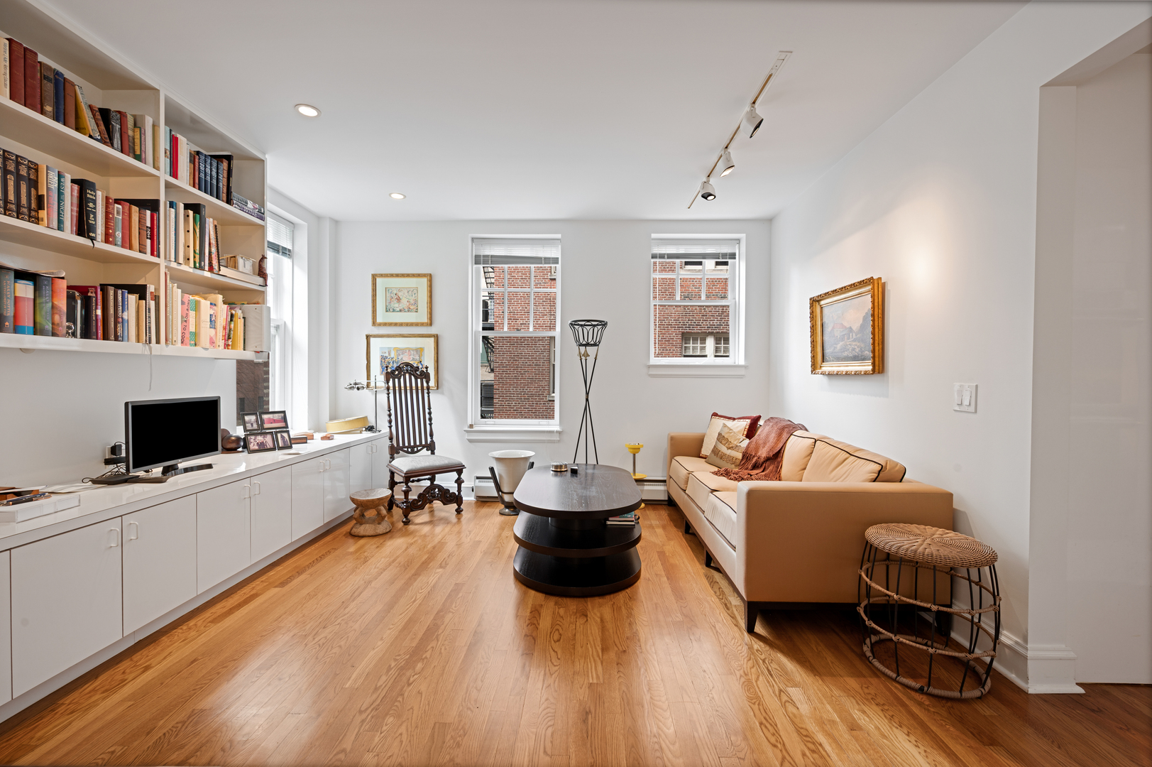219 E Lake Shore Drive Unit: 6AB