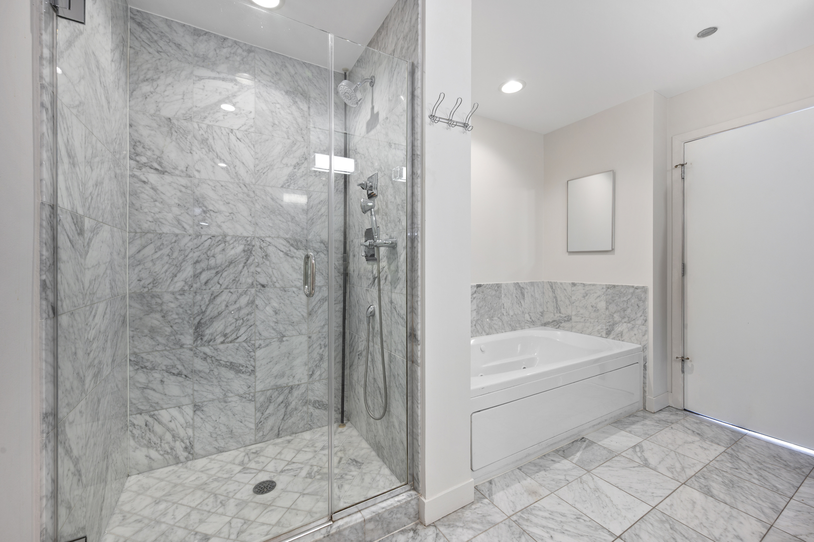 737 W Washington Boulevard Unit: 3607