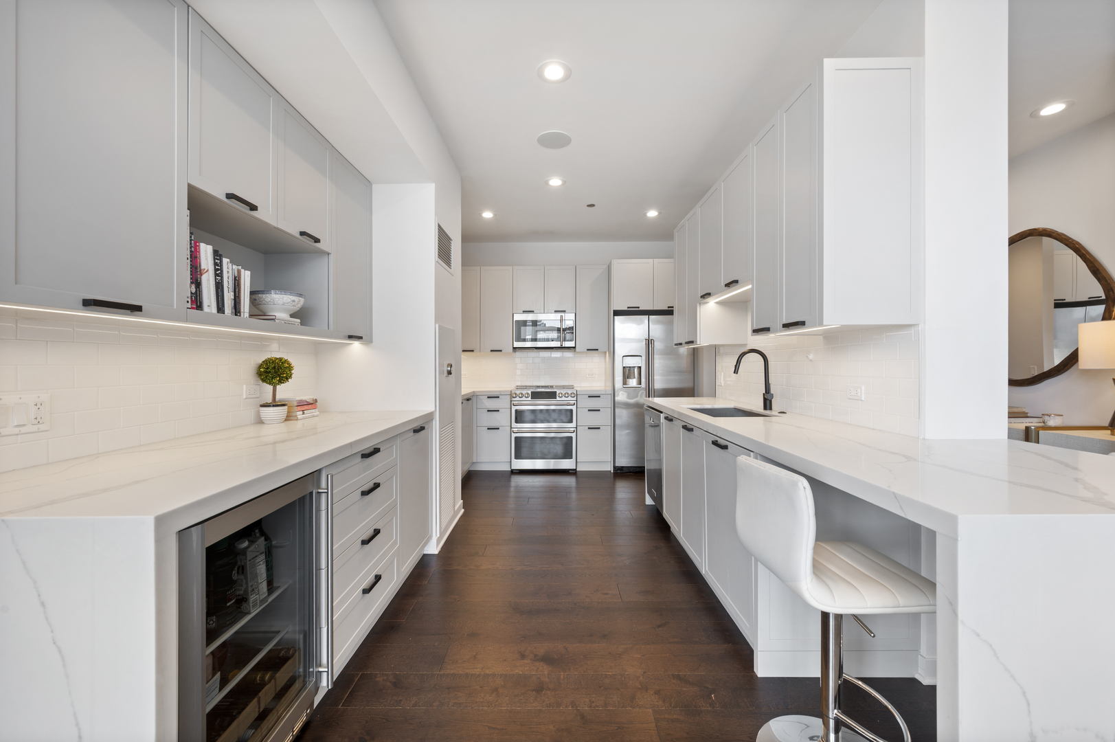 737 W Washington Boulevard Unit: 3607