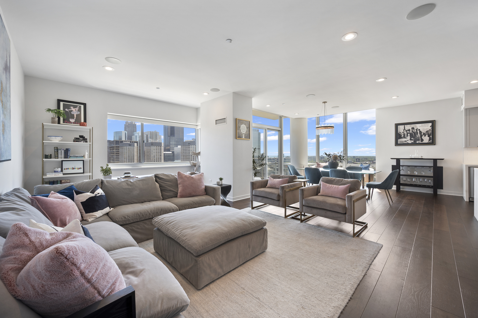 737 W Washington Boulevard Unit: 3607