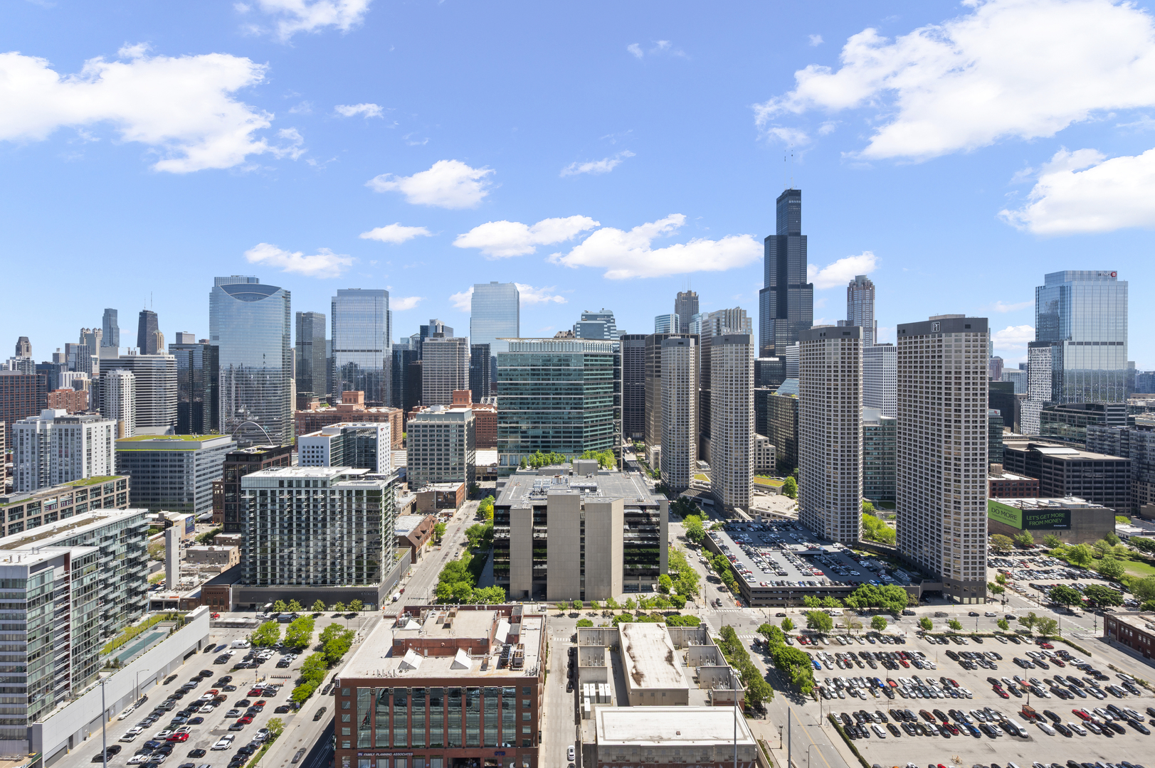 737 W Washington Boulevard Unit: 3607