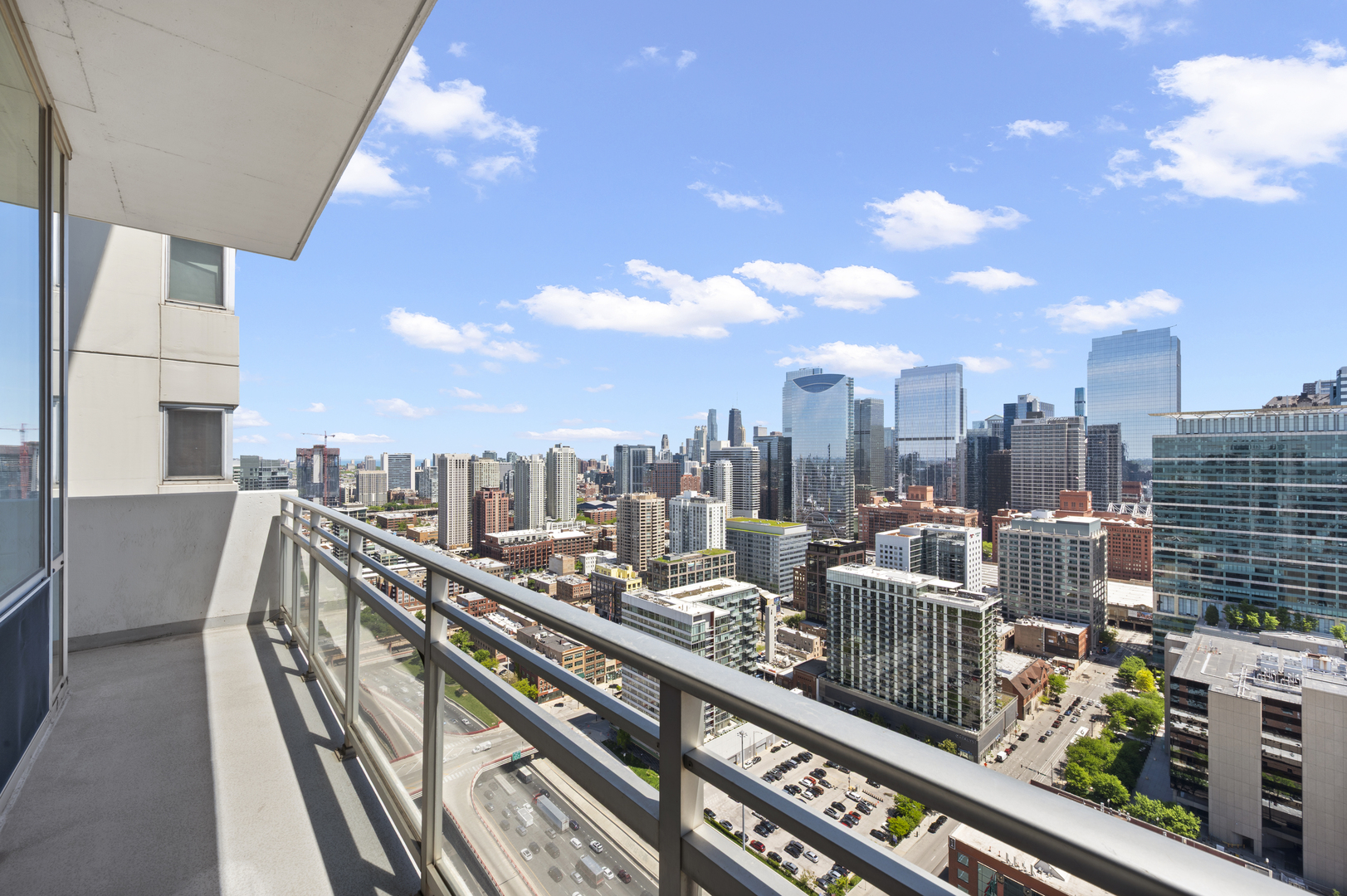 737 W Washington Boulevard Unit: 3607