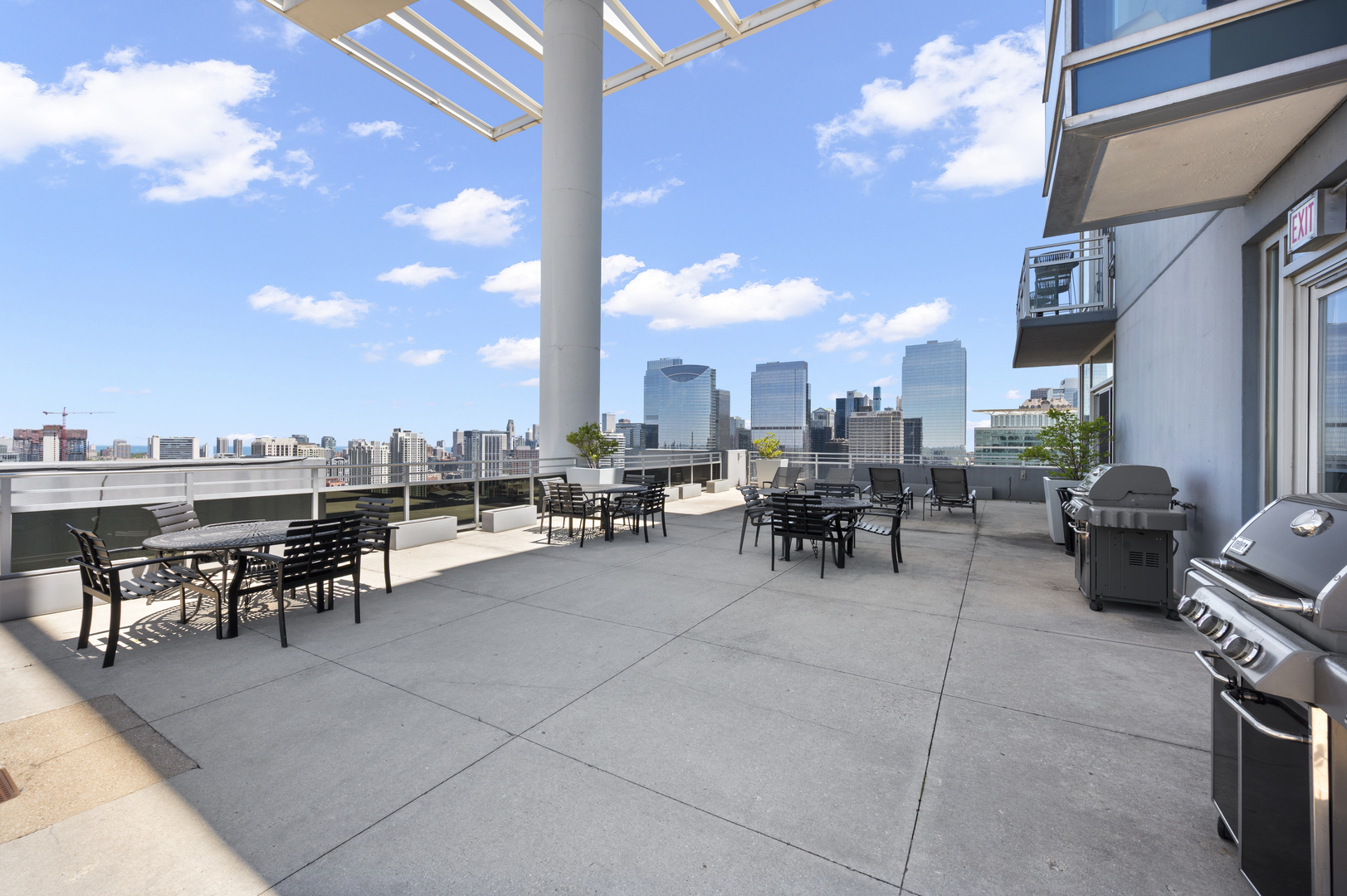 737 W Washington Boulevard Unit: 3607