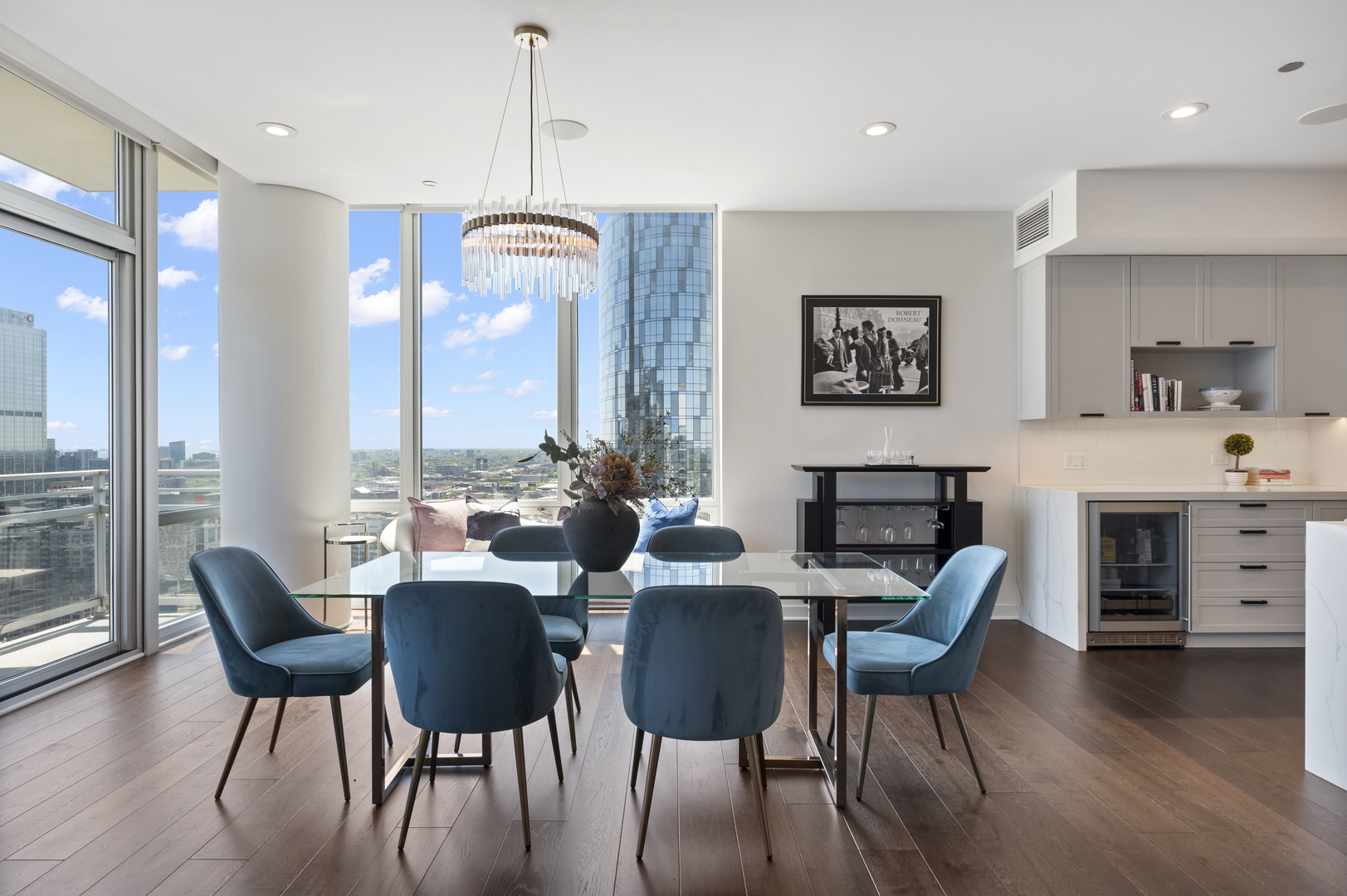 737 W Washington Boulevard Unit: 3607