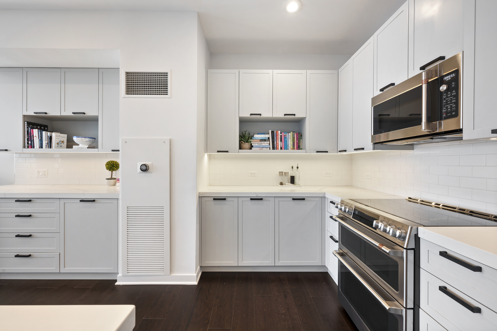 737 W Washington Boulevard Unit: 3607