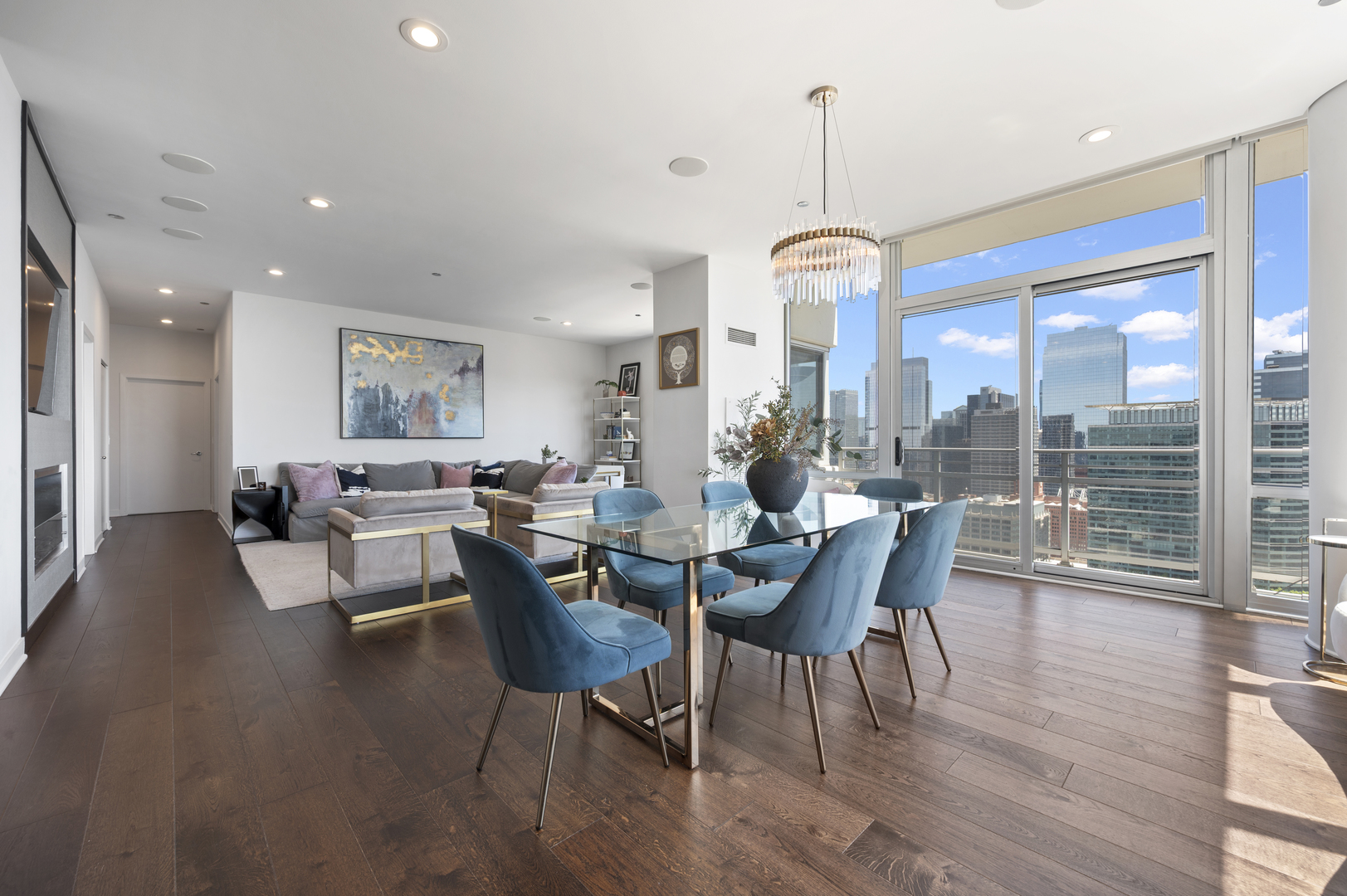 737 W Washington Boulevard Unit: 3607
