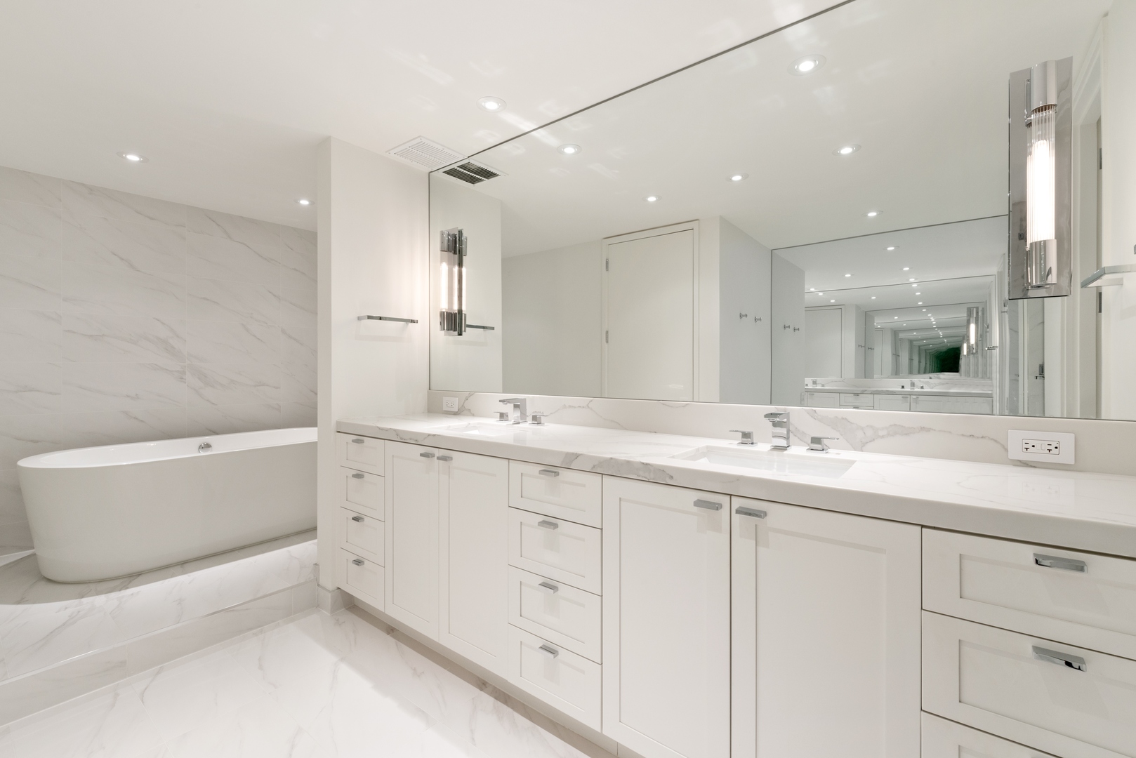 180 E Pearson Street Unit: 4706