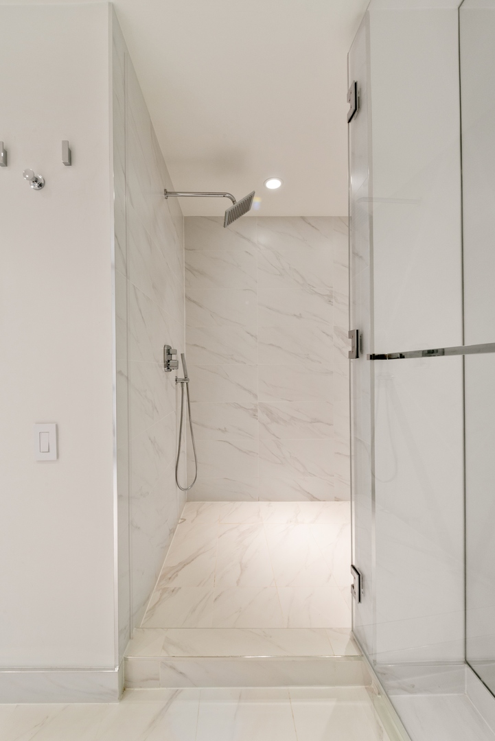 180 E Pearson Street Unit: 4706