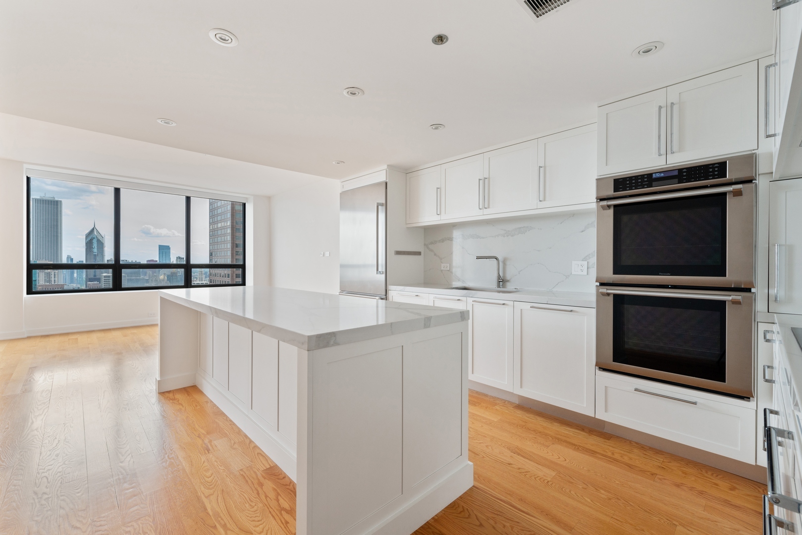 180 E Pearson Street Unit: 4706