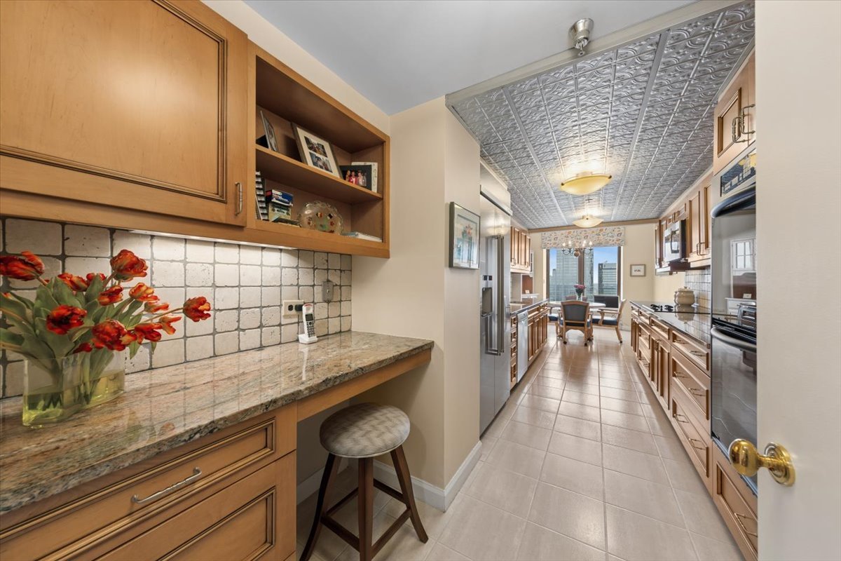 161 E Chicago Avenue Unit: 40DE