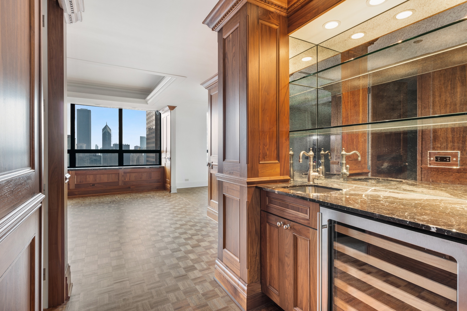 180 E Pearson Street Unit: 3707