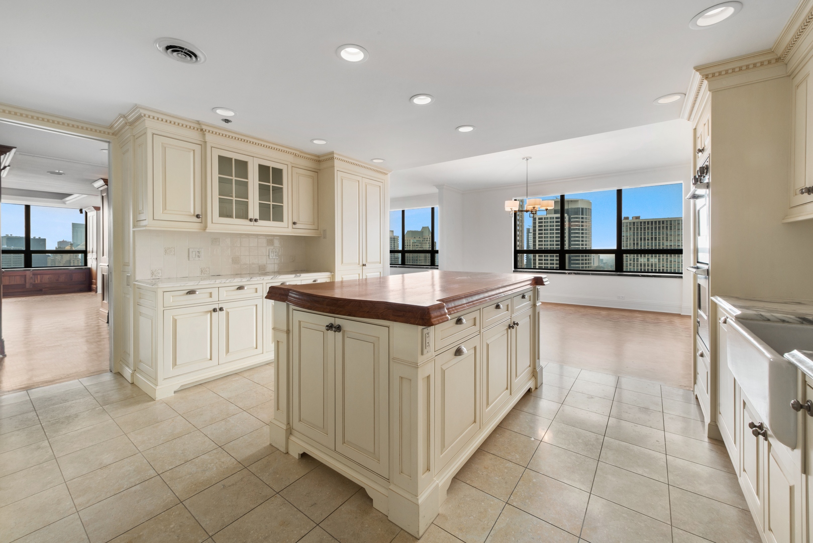 180 E Pearson Street Unit: 3707