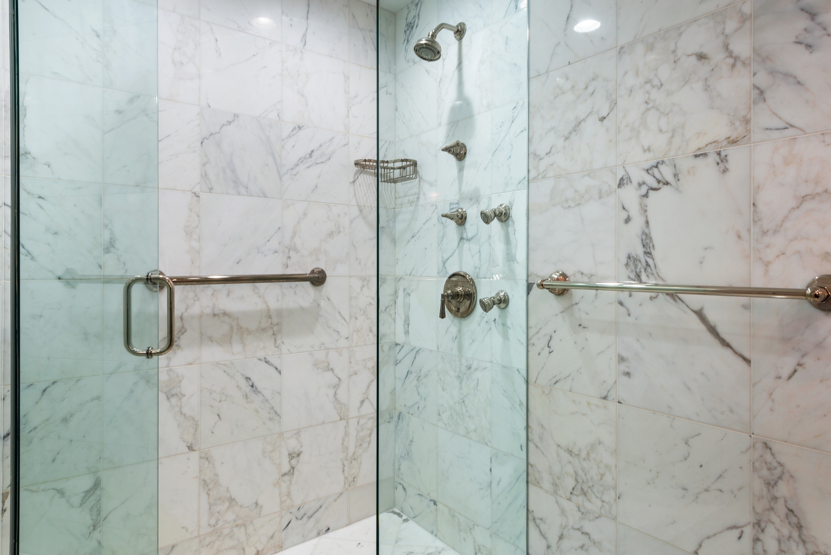 180 E Pearson Street Unit: 3707