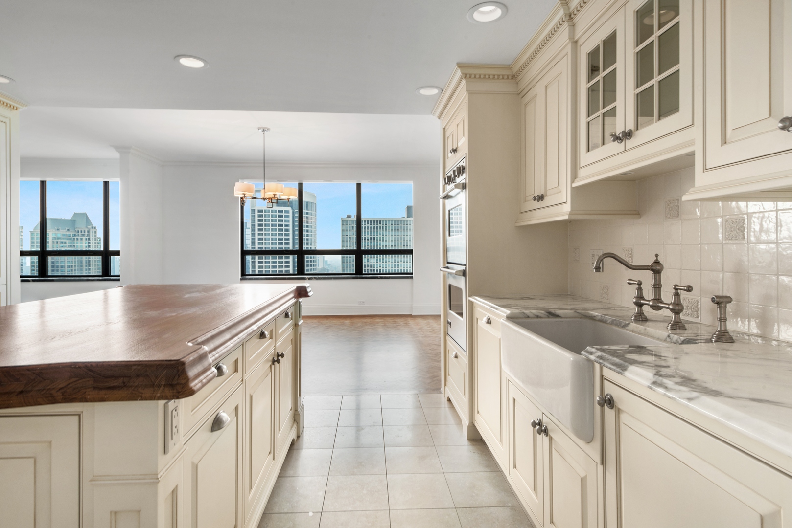 180 E Pearson Street Unit: 3707