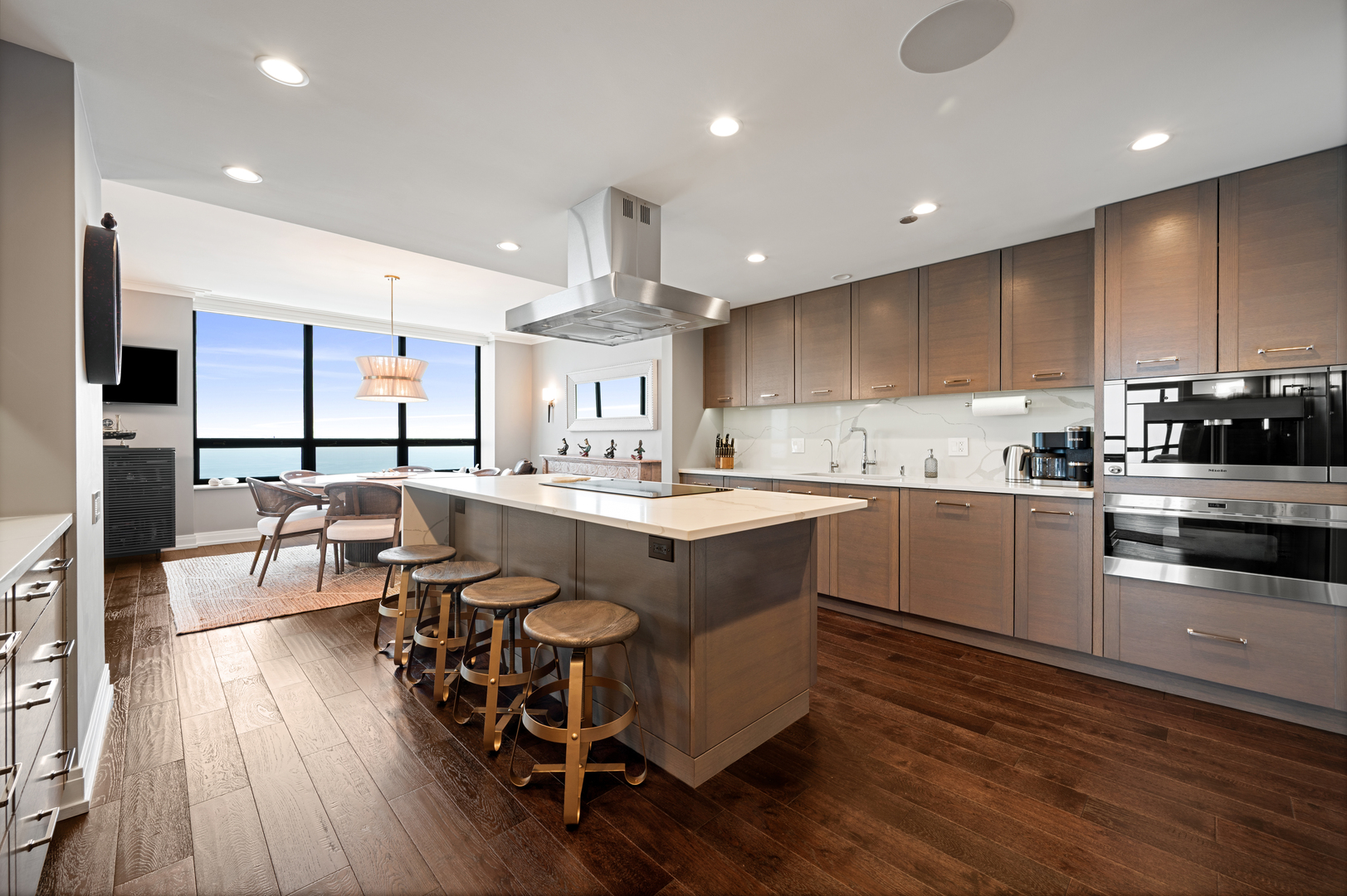 180 E Pearson Street Unit: 7203