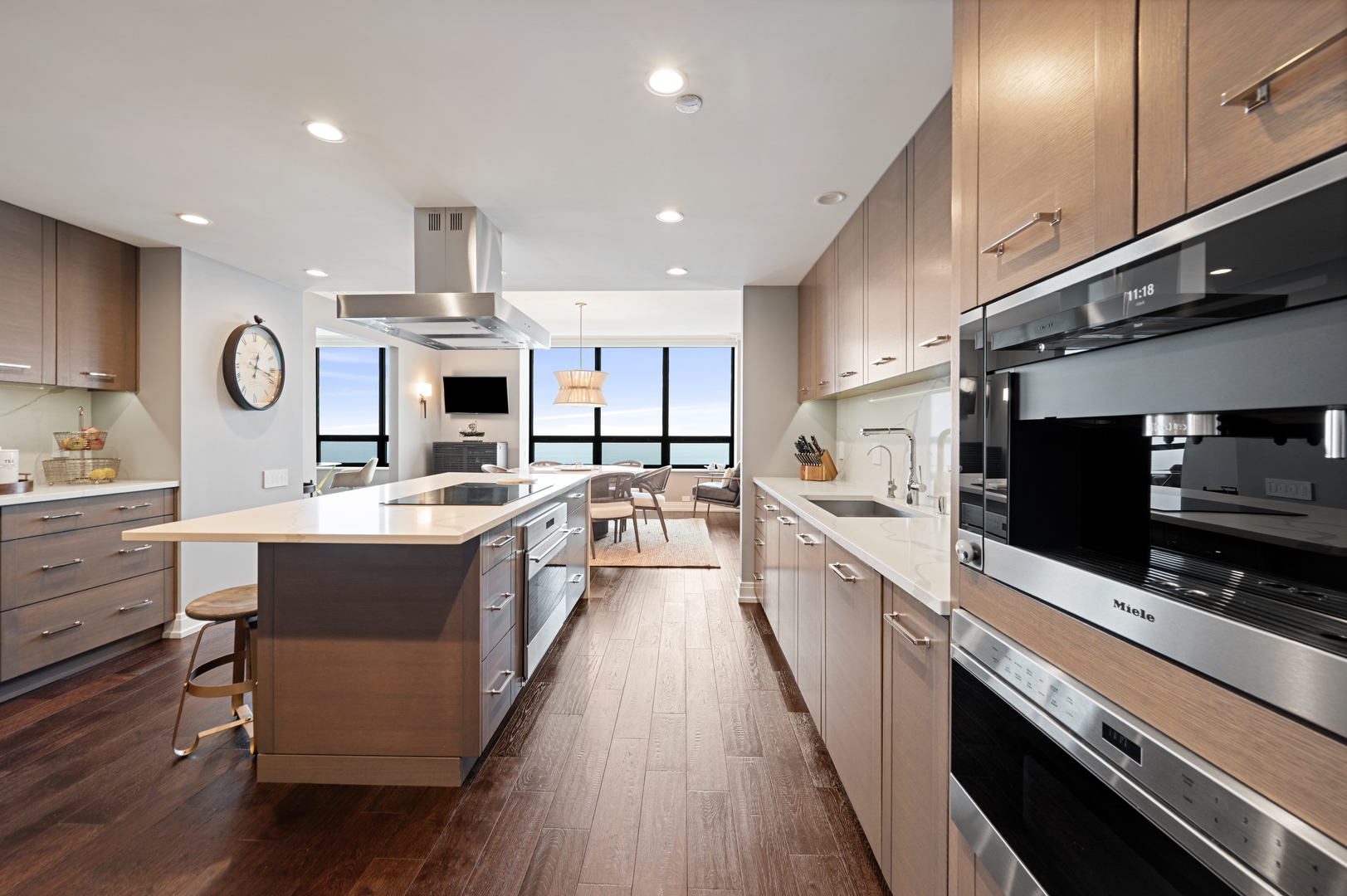 180 E Pearson Street Unit: 7203