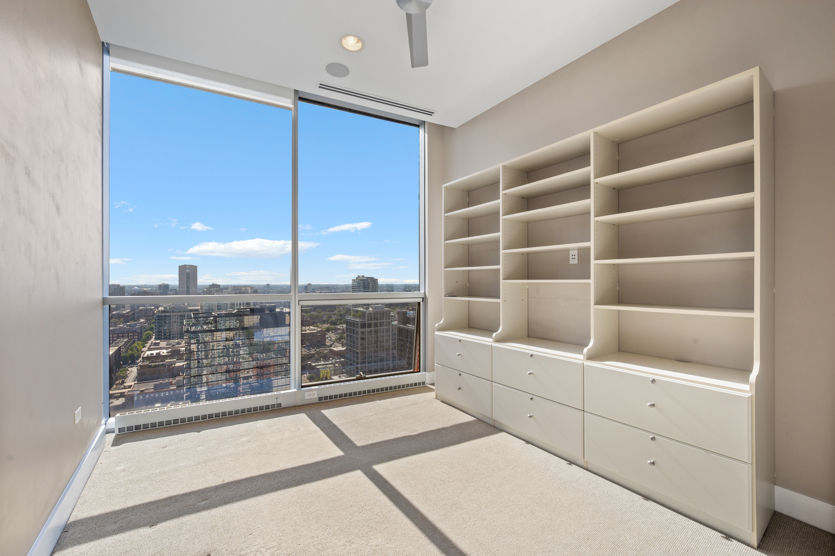 110 W Superior Street Unit: 2603